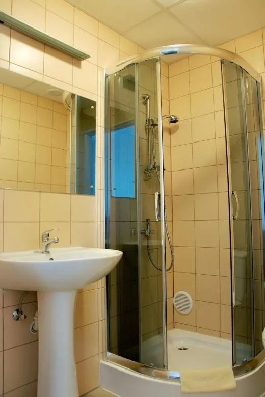 Bathroom in Vistula Hotel