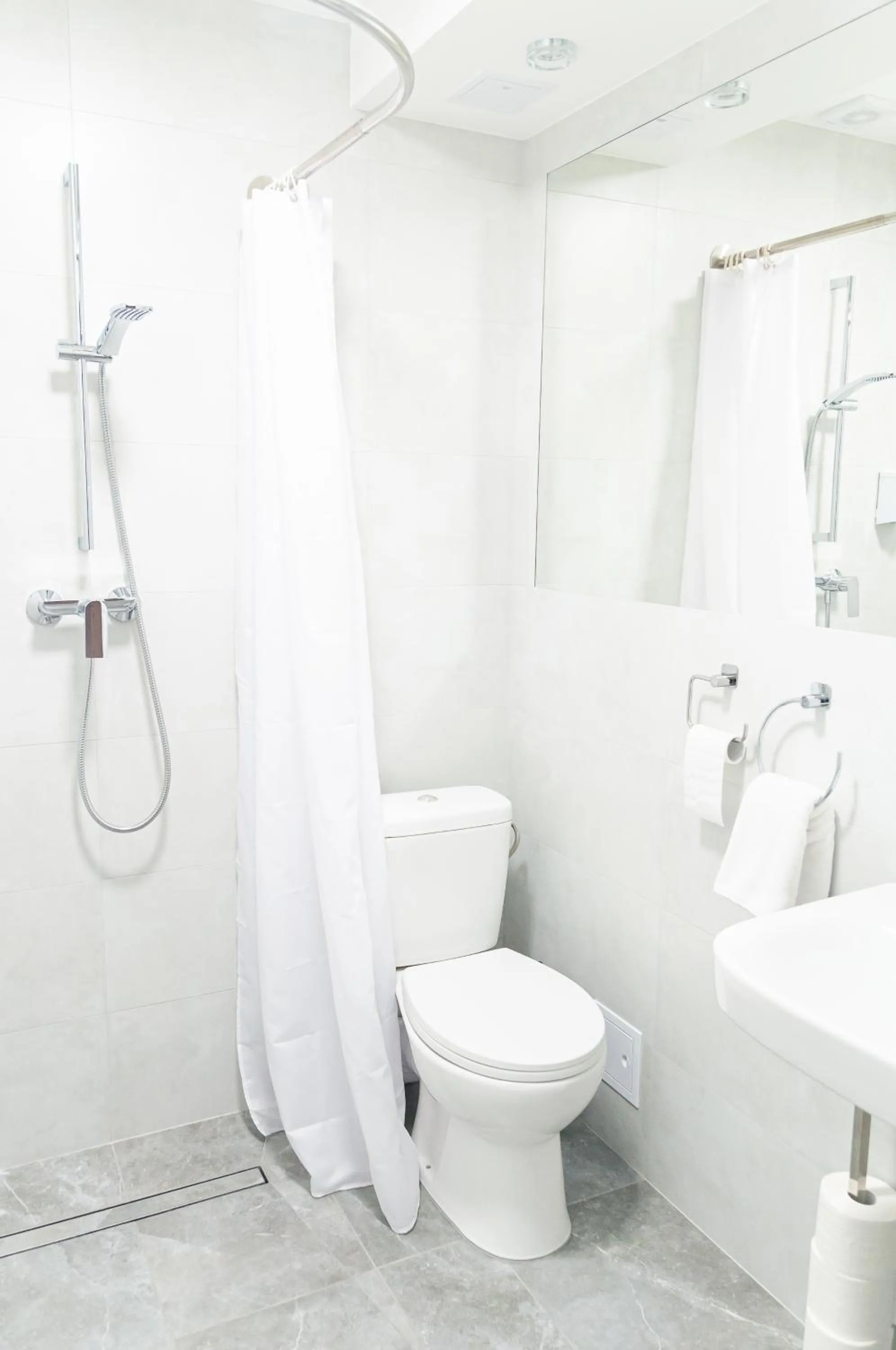 Shower in Vistula Hotel