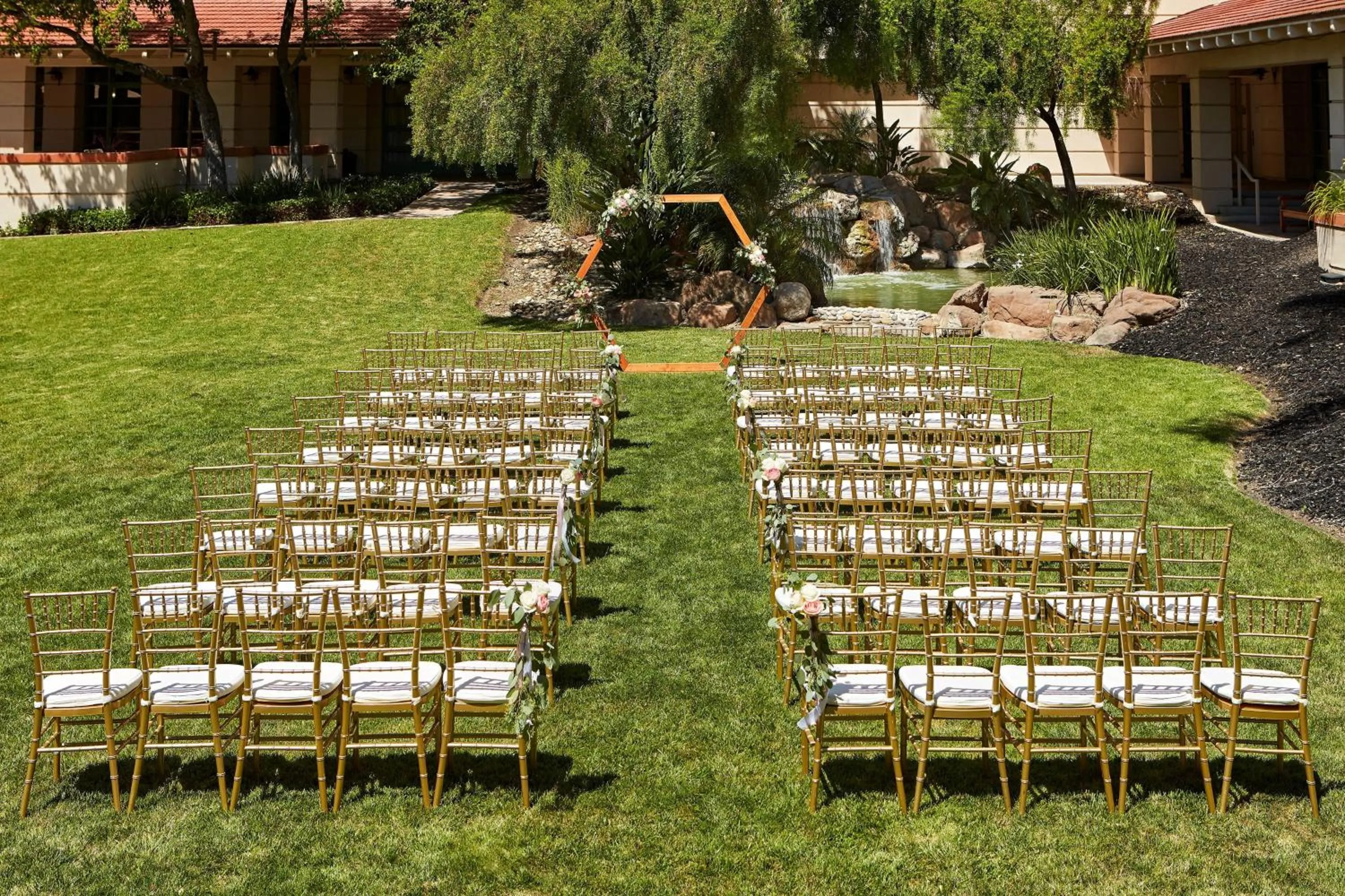 Swimming pool in Sheraton San Jose Silicon Valley