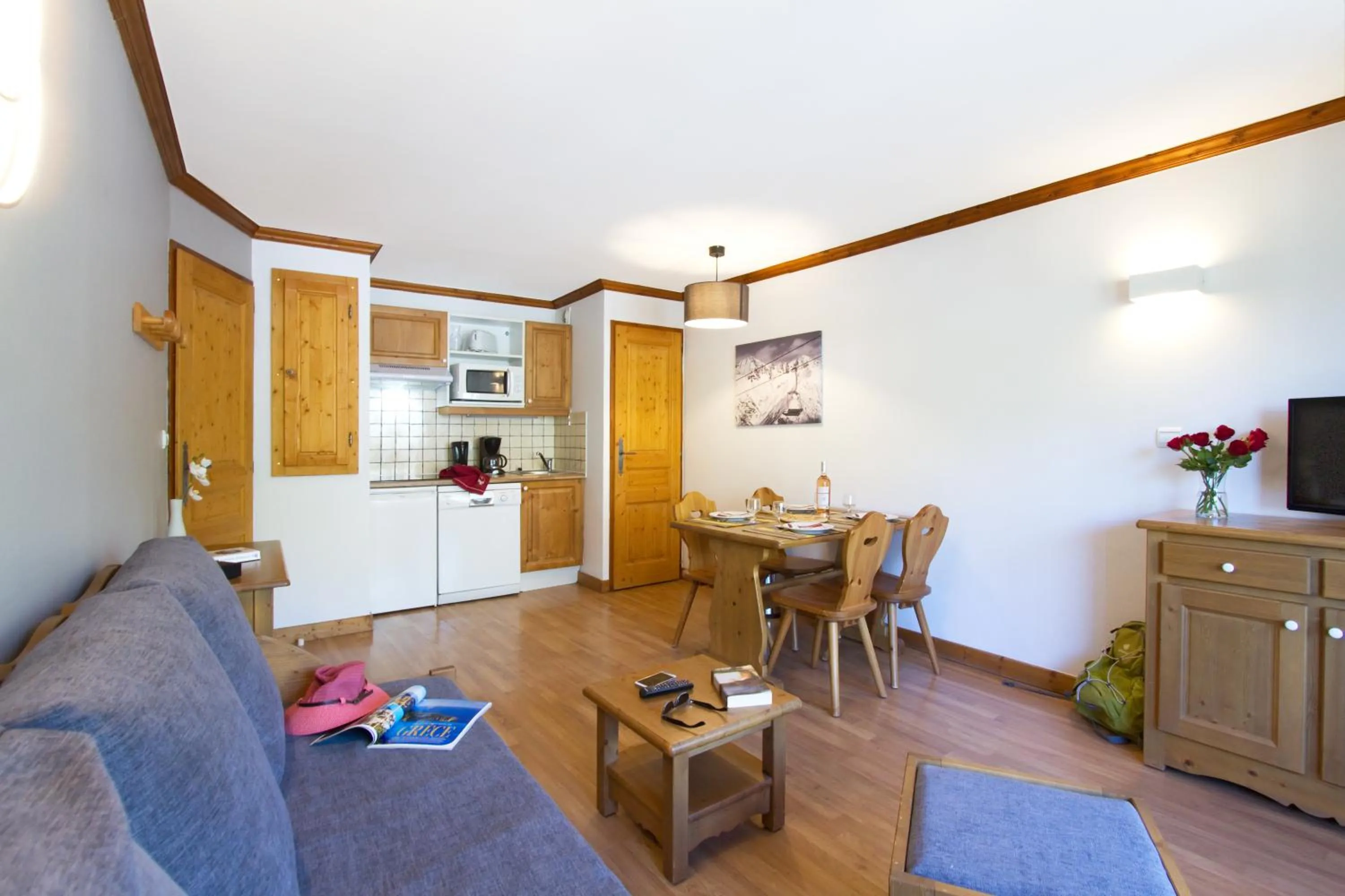 Kitchen or kitchenette in Résidence Odalys Le Hameau et les Chalets de la Vallée d'Or