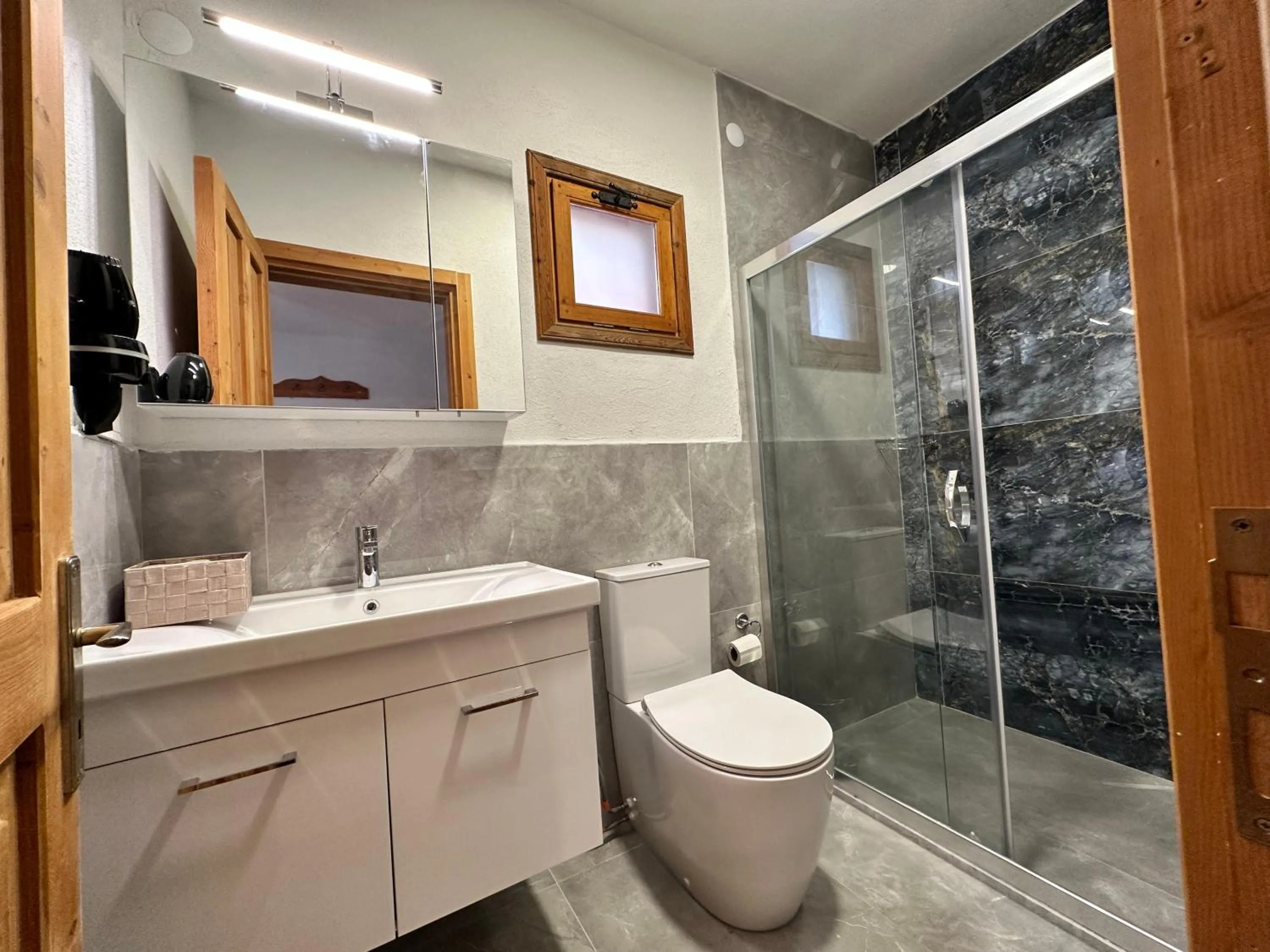 Shower in Eski Datça Otel