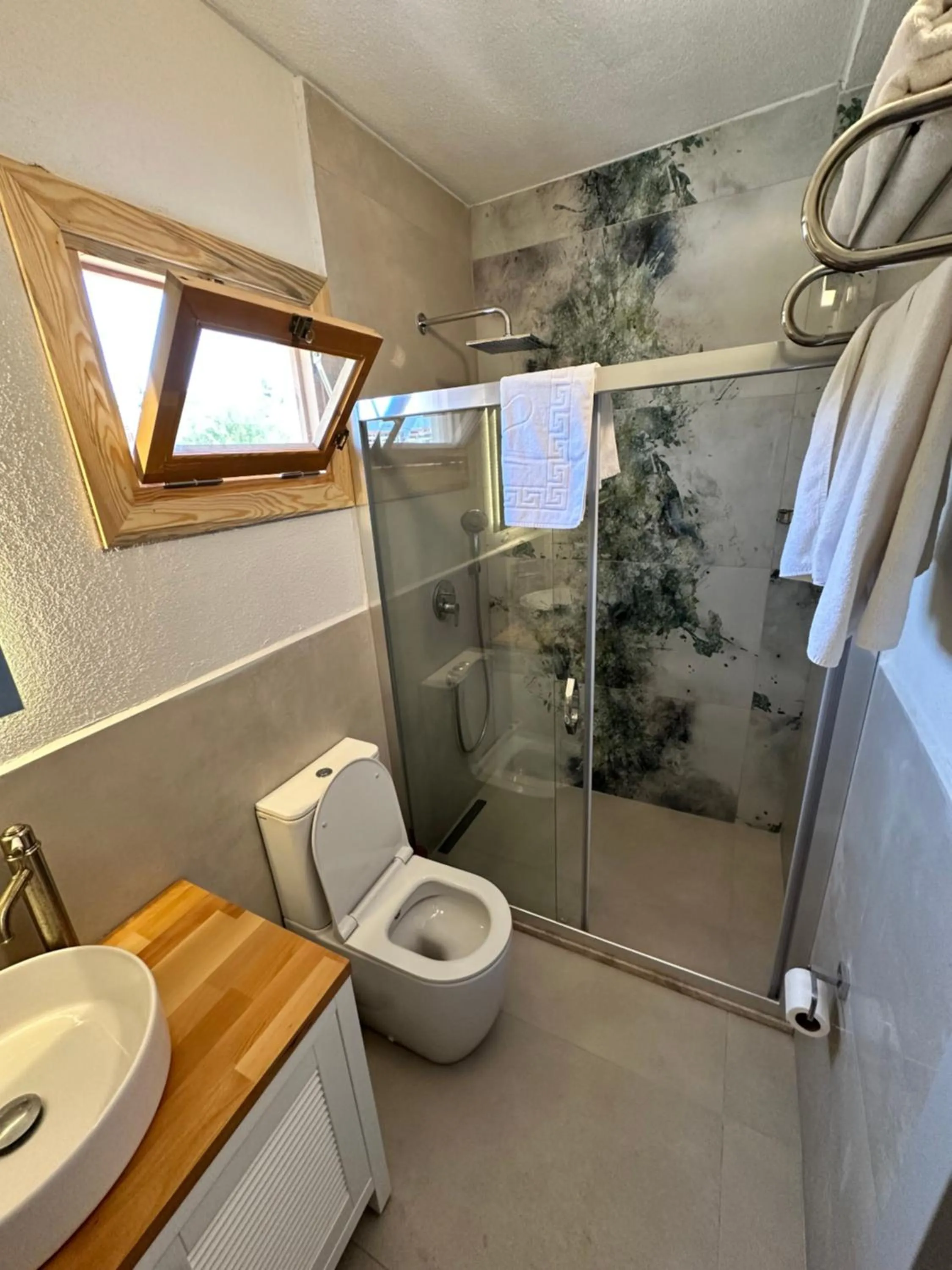 Shower in Eski Datça Otel