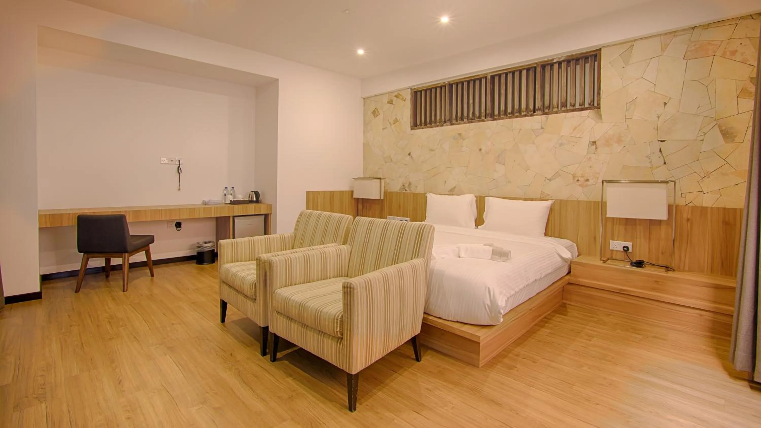 Bedroom, Bed in Lot 33 Boutique Hotel