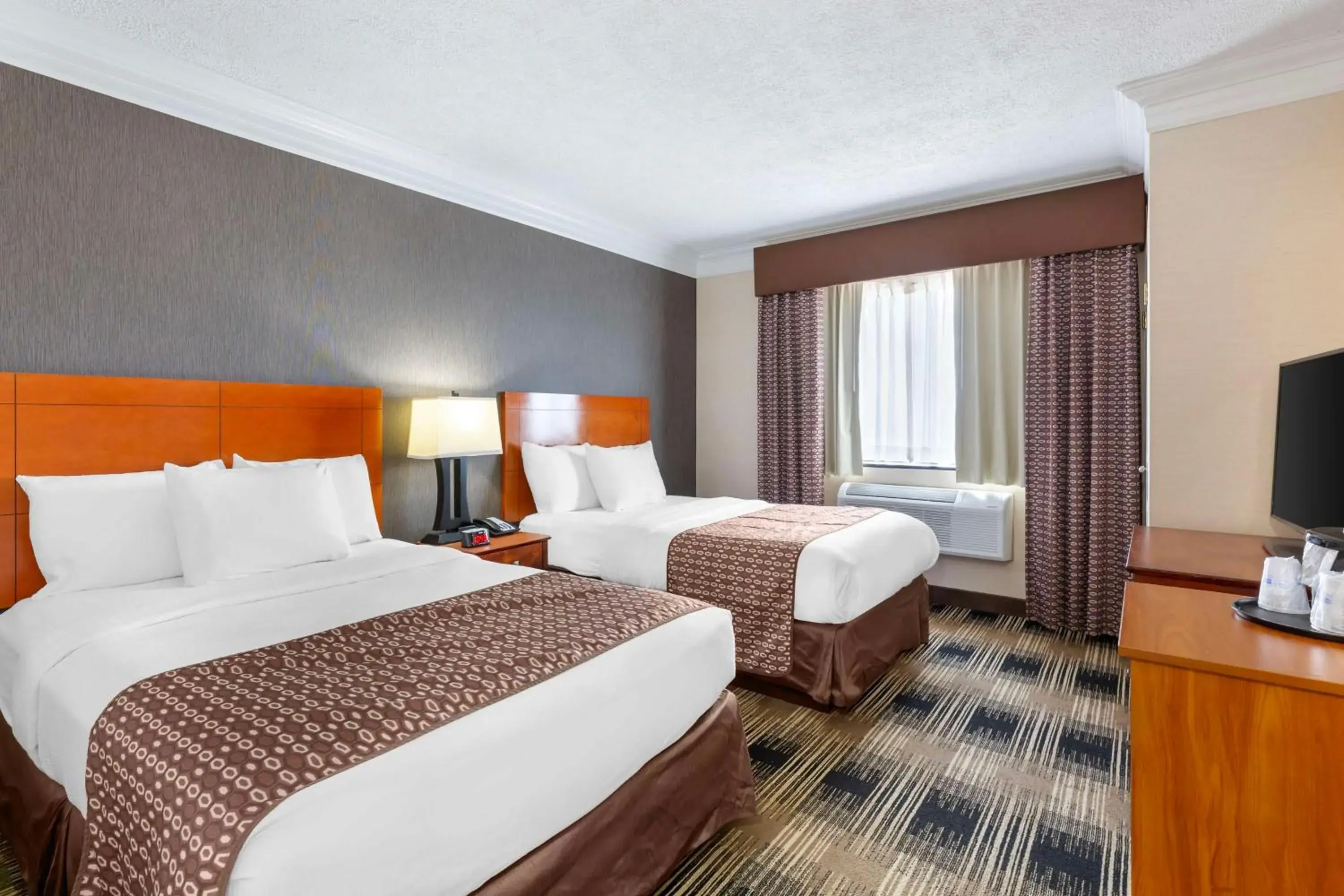 Double Suite with Two Double Beds, Sofa Bed and Separate Sitting Area - Non-Smoking in Best Western Inn at the Rochester Airport Double Suite with Two Double Beds, Sofa Bed and Separate Sitting Area - Non-Smoking in Best Western Inn at the Rochester Airport