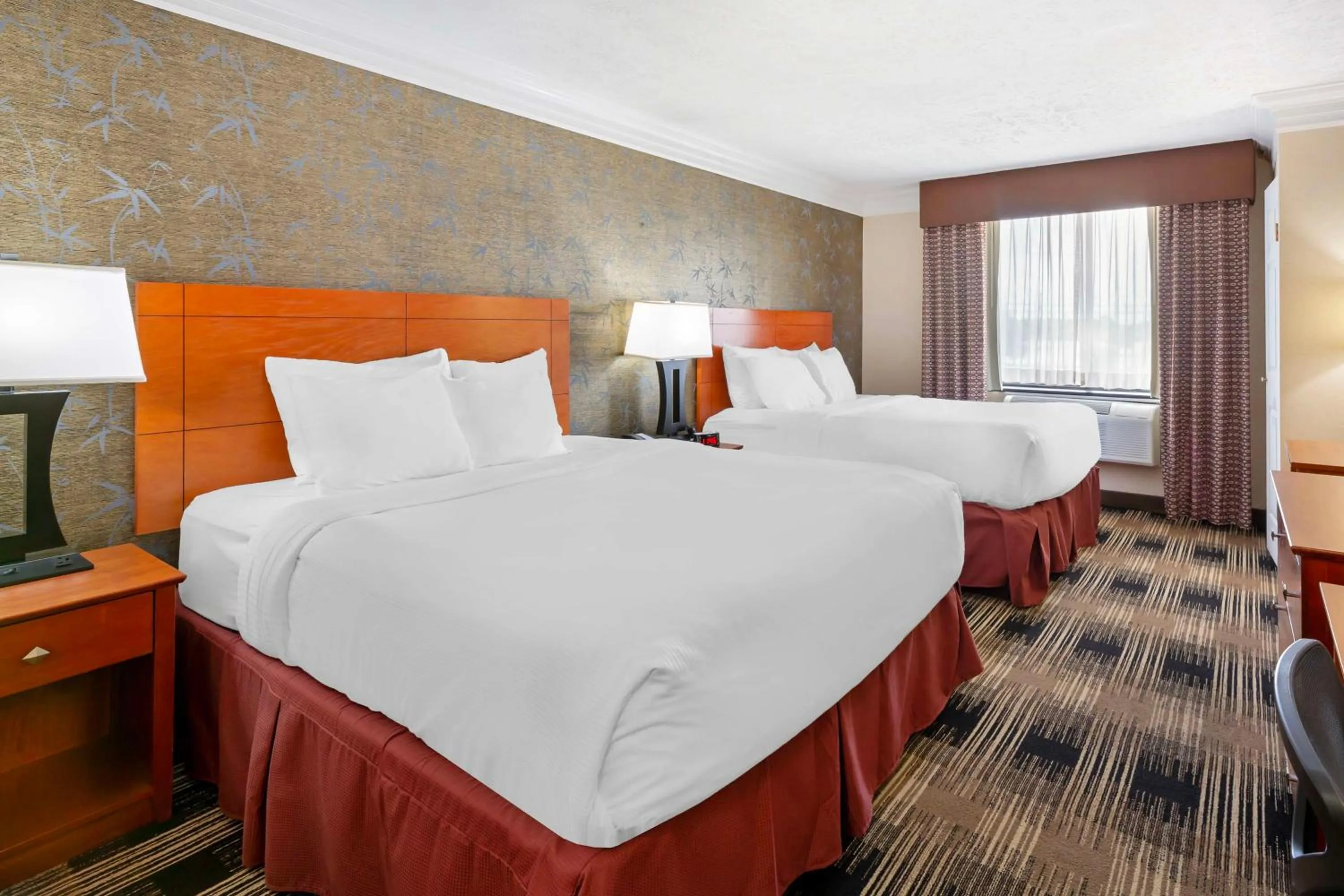 Bedroom, Bed in Best Western Inn at the Rochester Airport