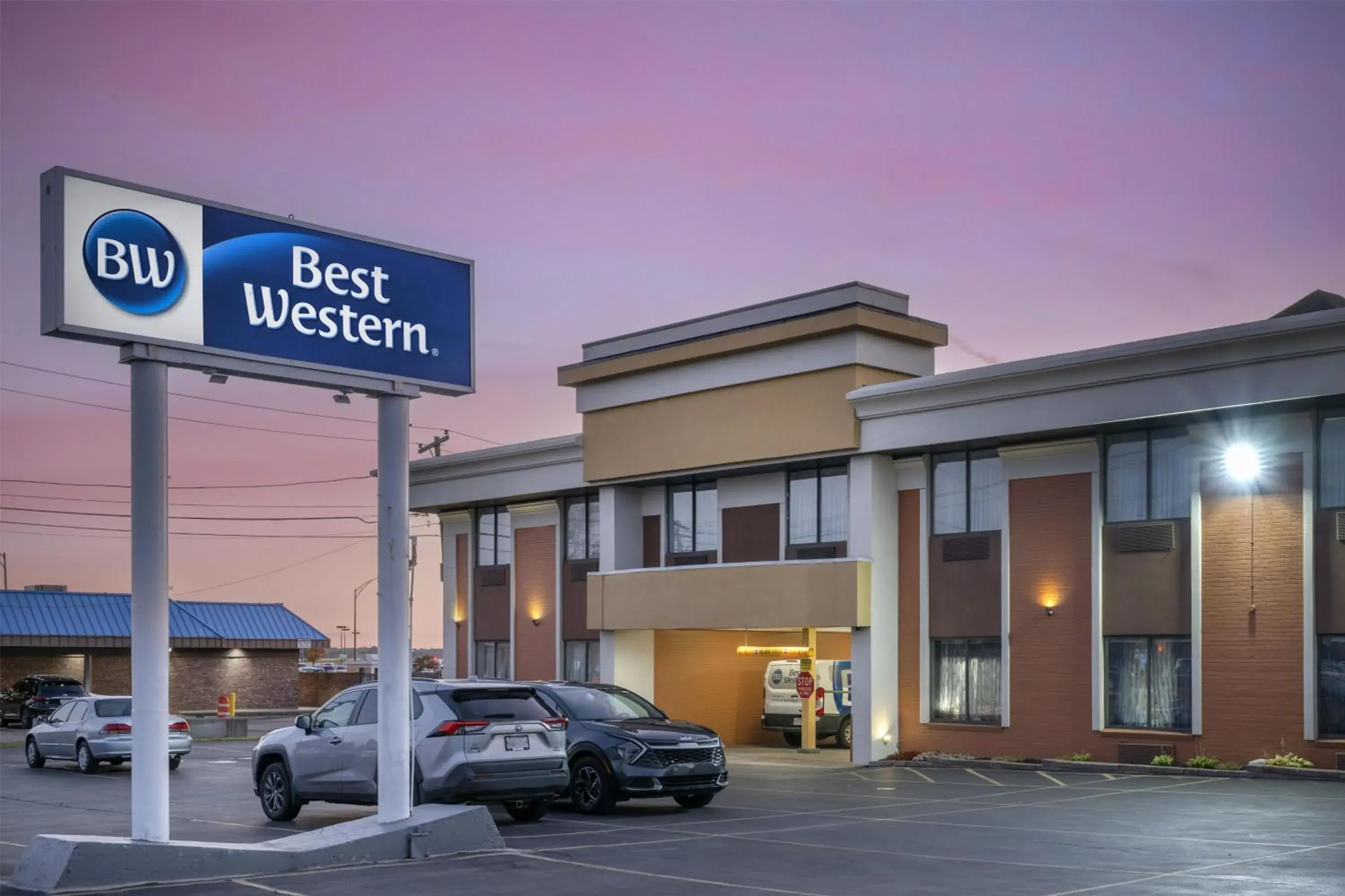 Property building in Best Western Inn at the Rochester Airport Property building in Best Western Inn at the Rochester Airport