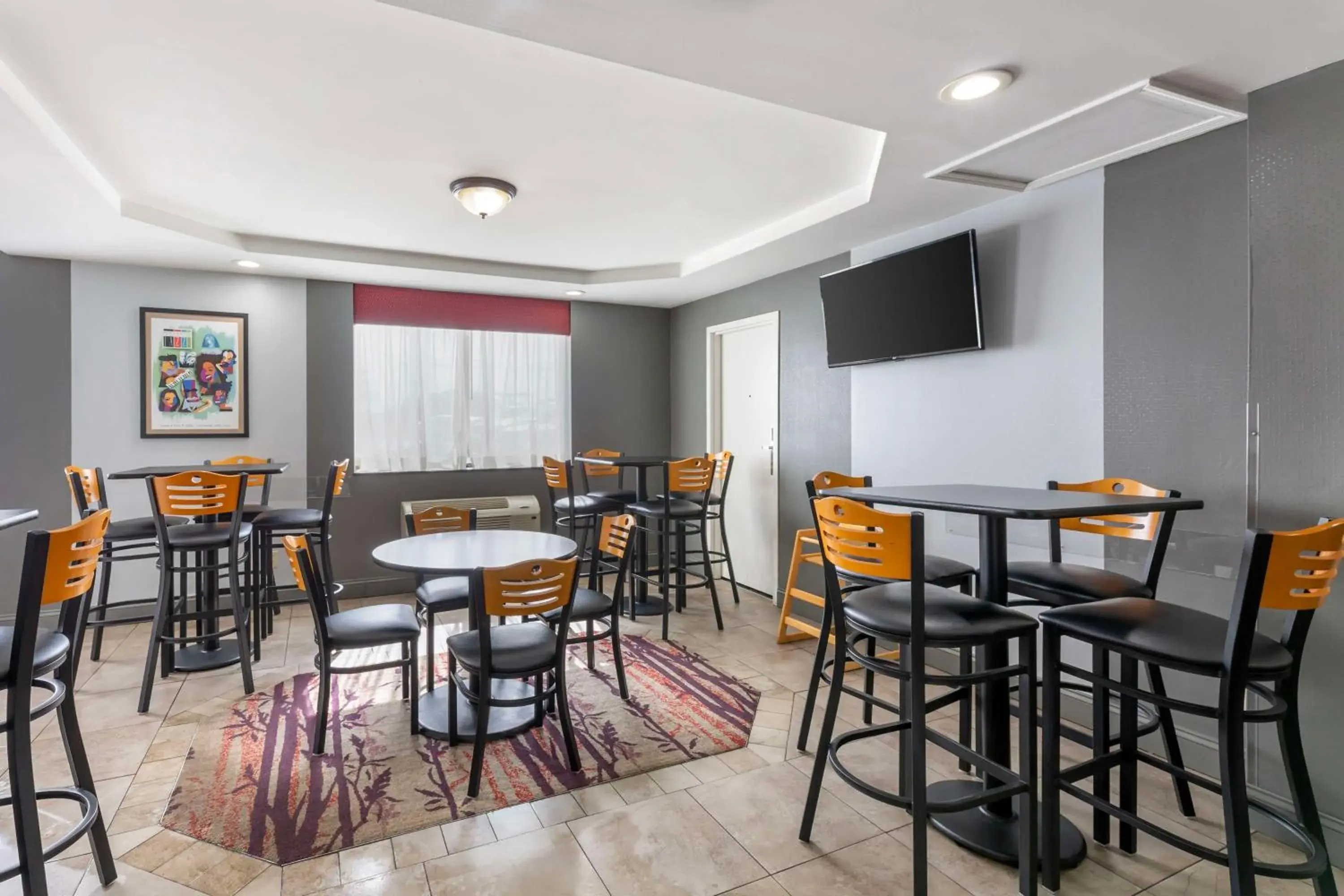 Breakfast in Best Western Inn at the Rochester Airport Breakfast in Best Western Inn at the Rochester Airport