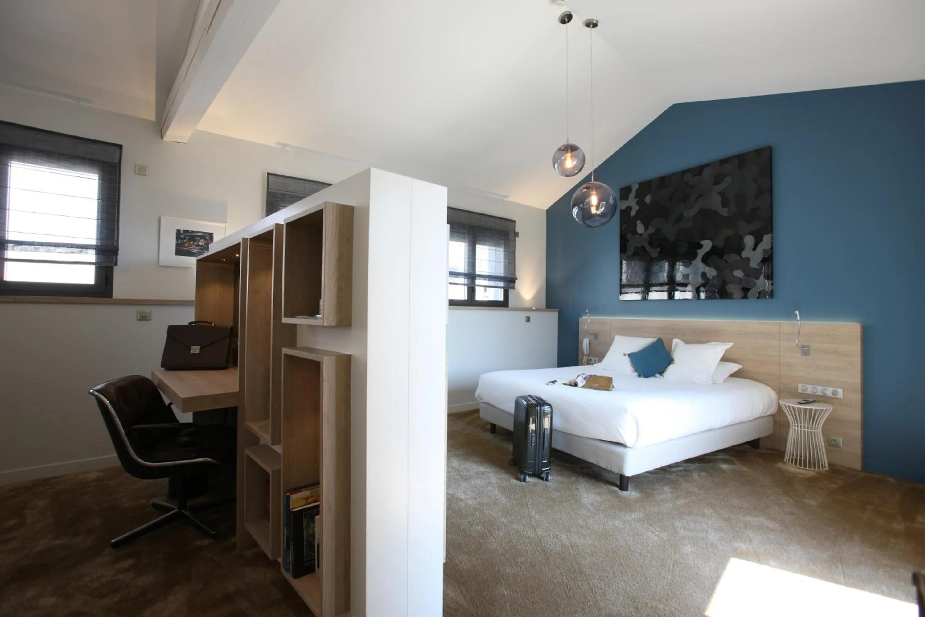 Bed in Hotel De France