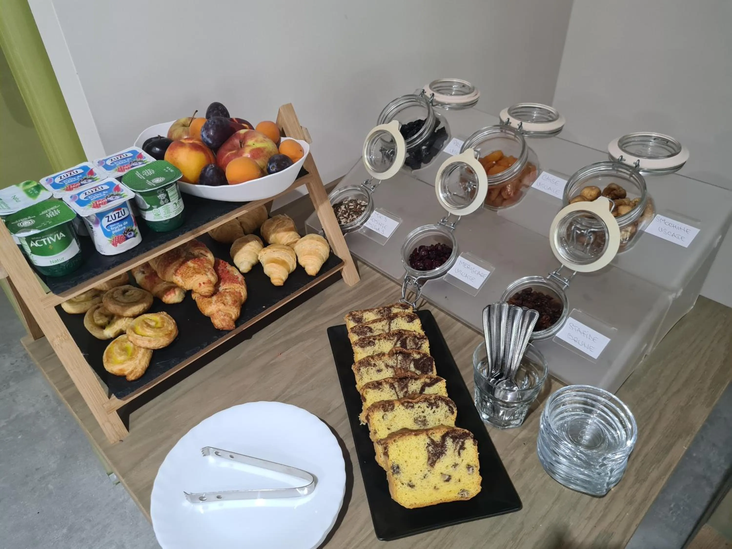 Breakfast in New Wolf