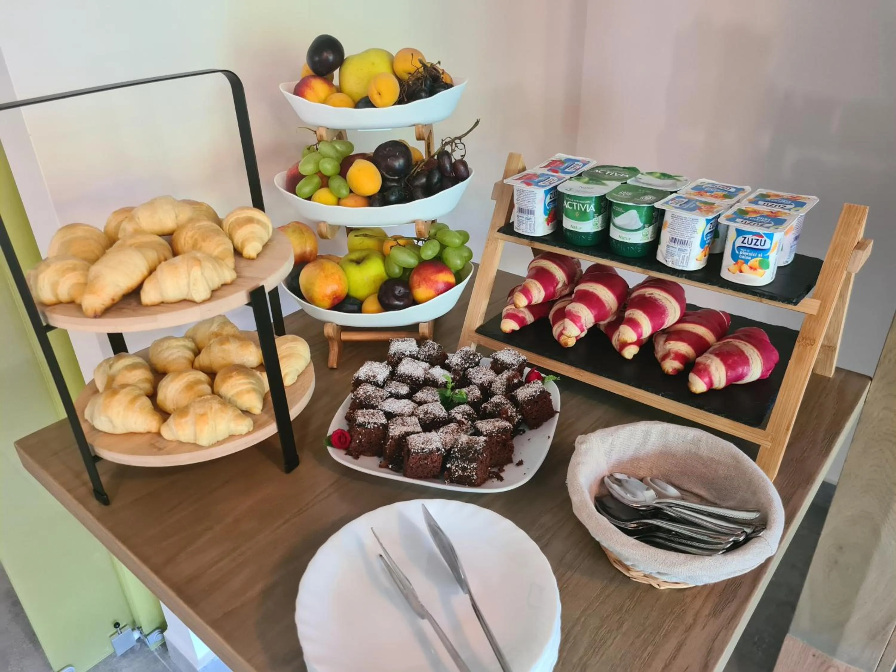 Breakfast in New Wolf