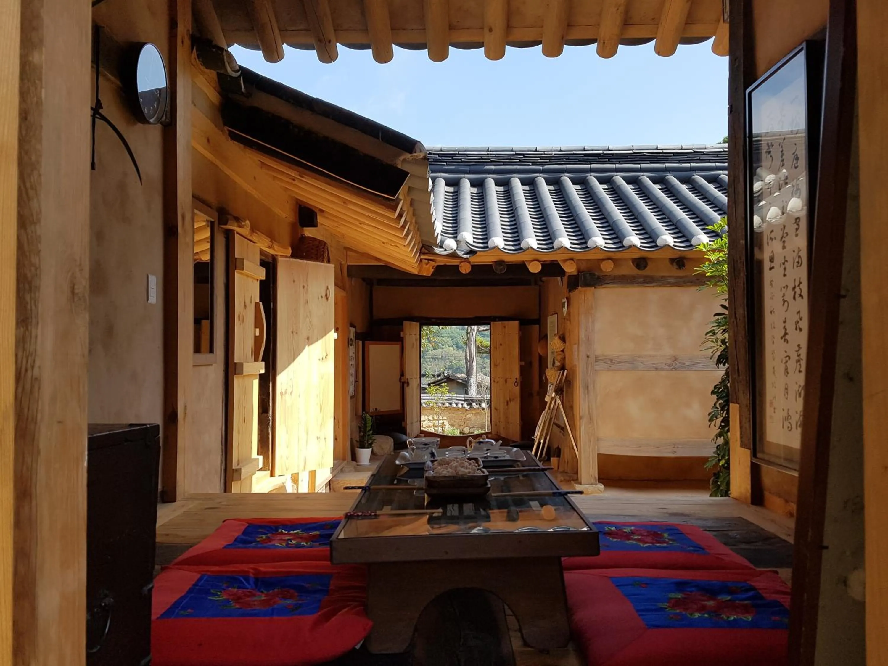 Jukheon Traditional House
