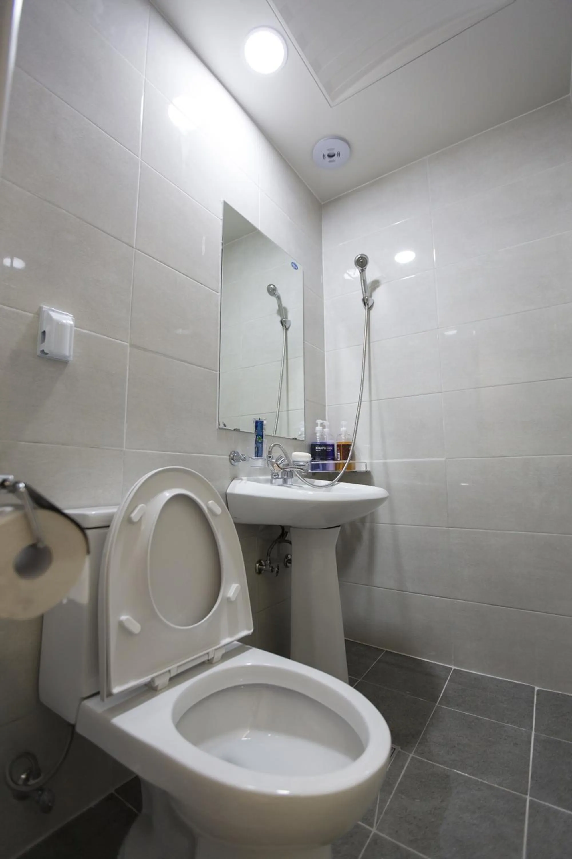 Bathroom in O'guest in Haeundae