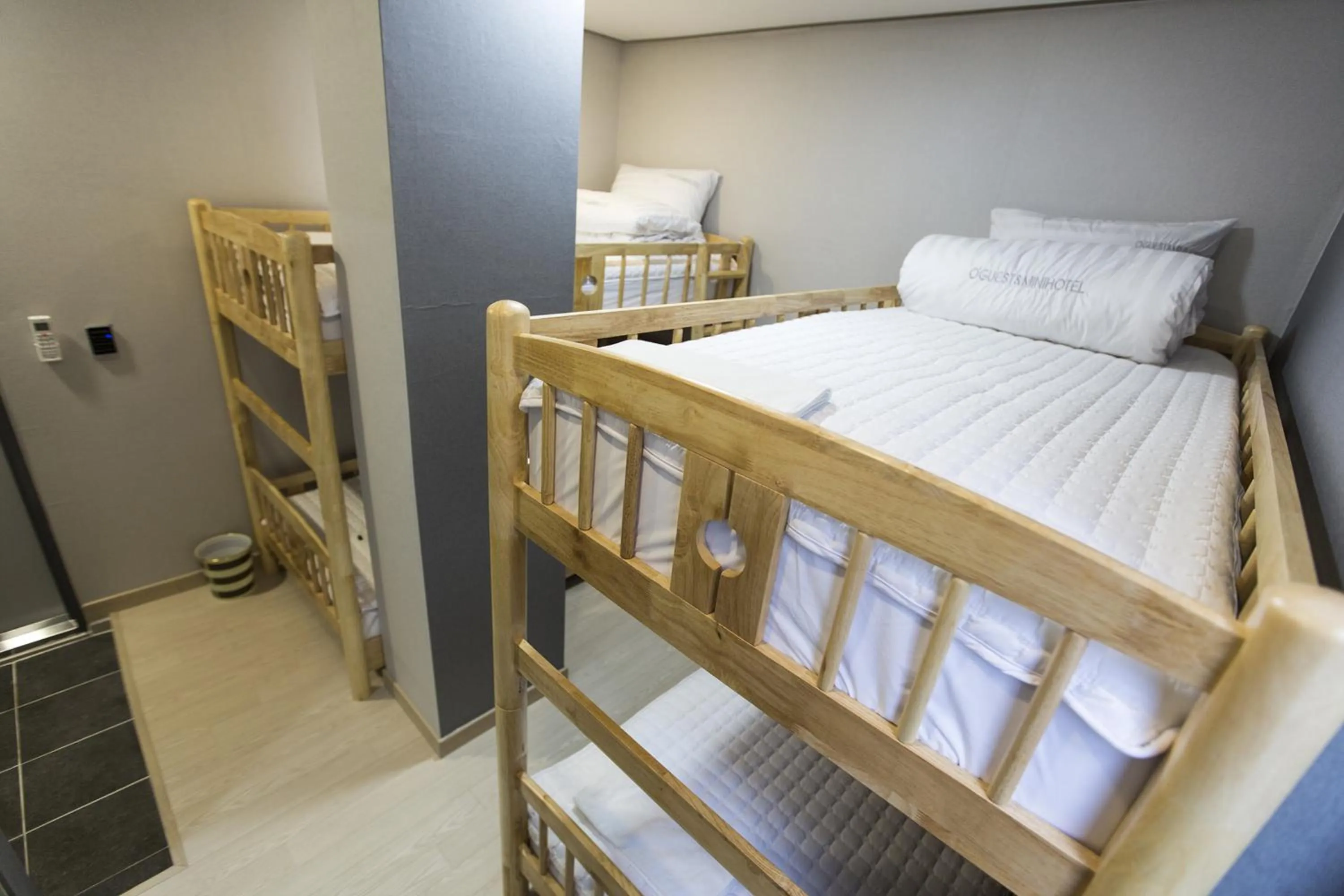 Shower, Bed in O'guest in Haeundae