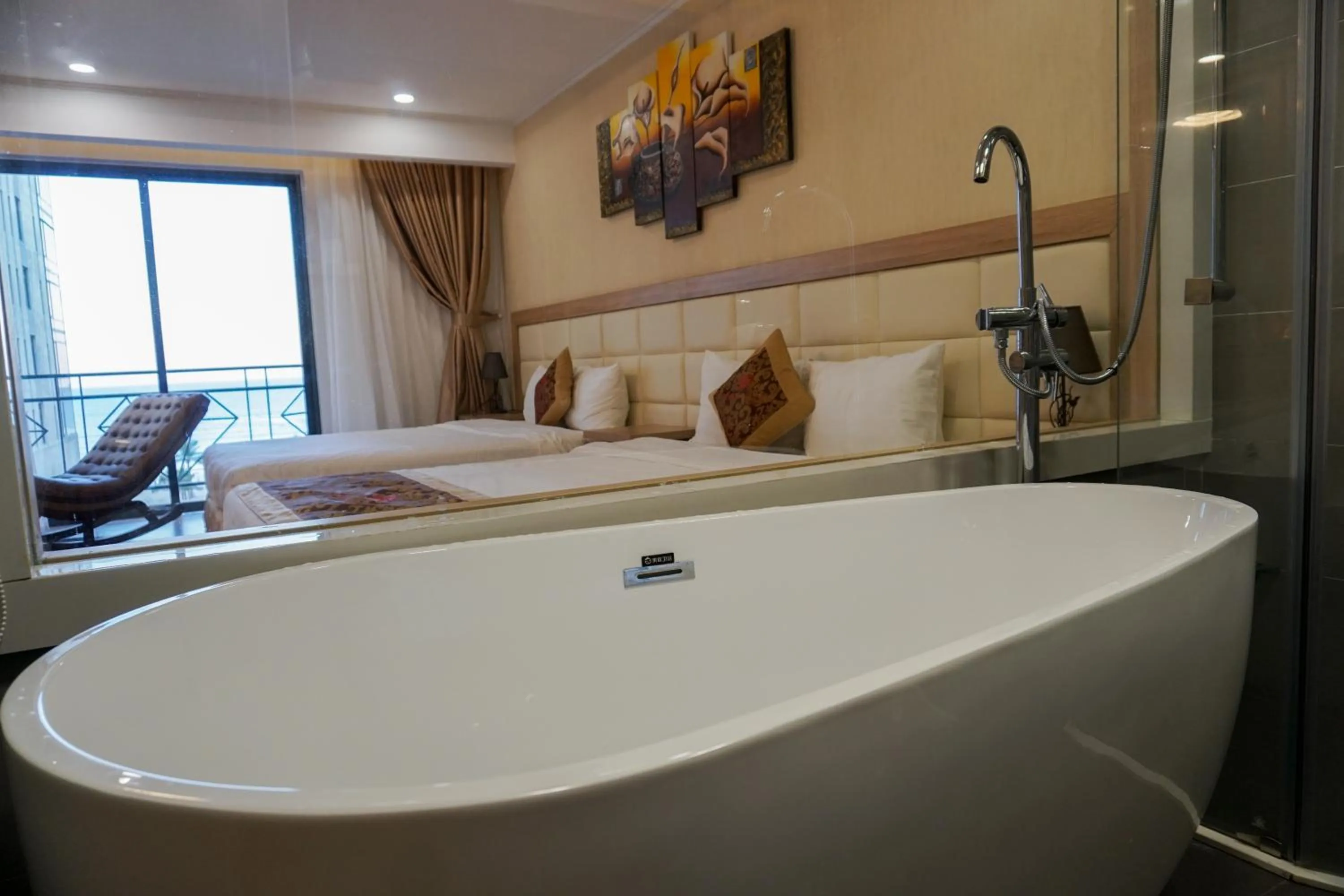 Bathroom, Bed in Ruby Hotel