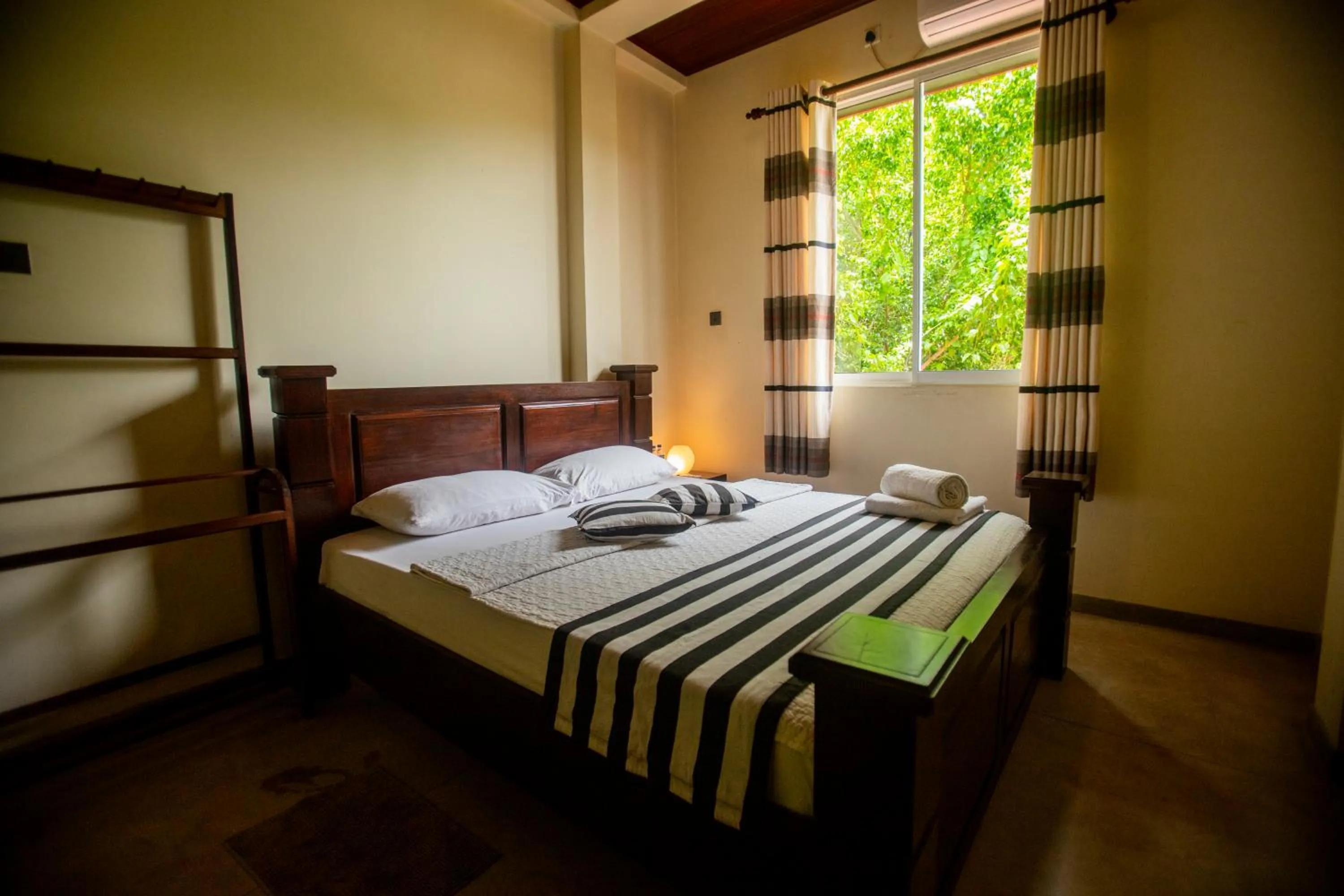 Bedroom, Bed in Evergreen Hotel Dambulla