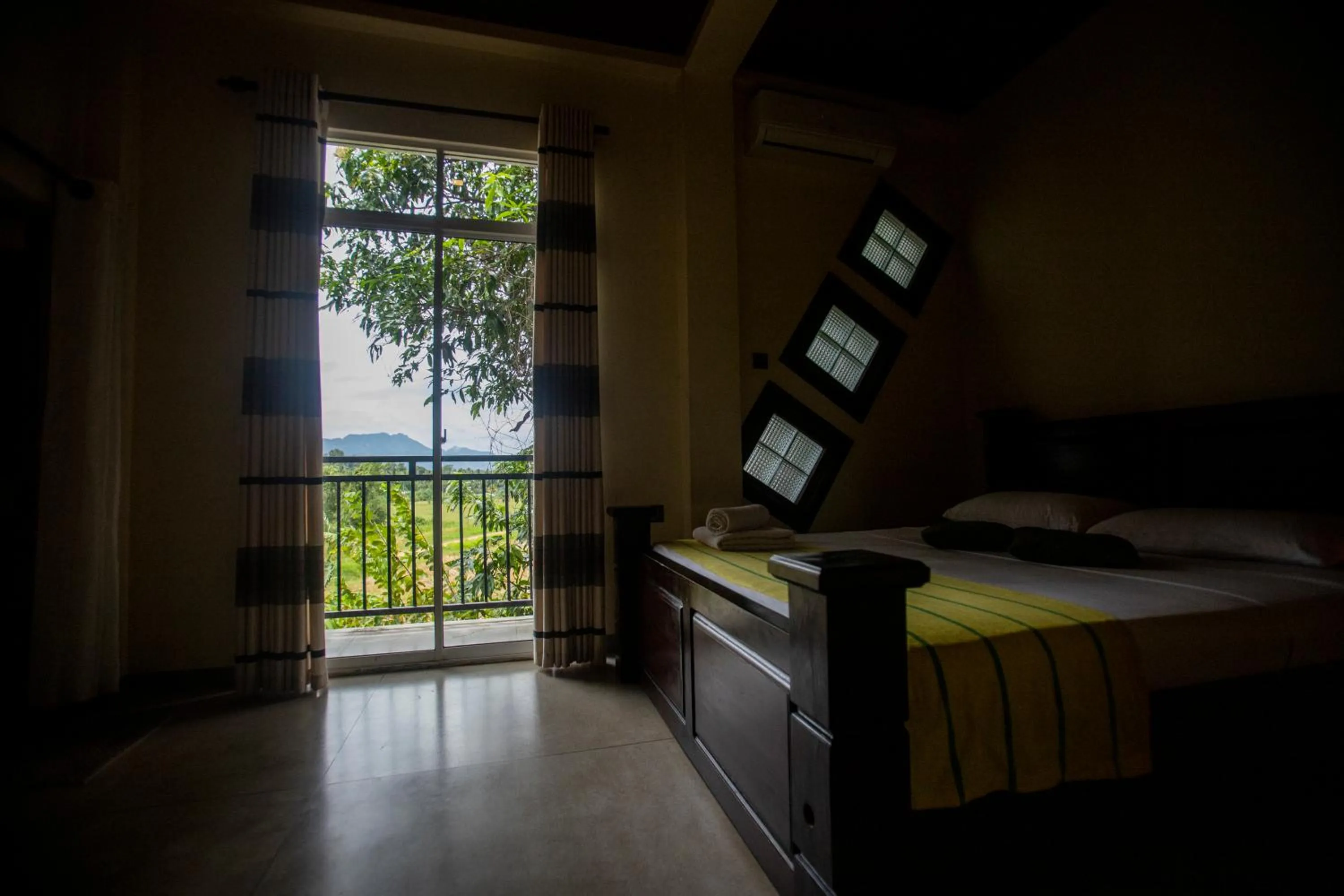 Bed in Evergreen Hotel Dambulla