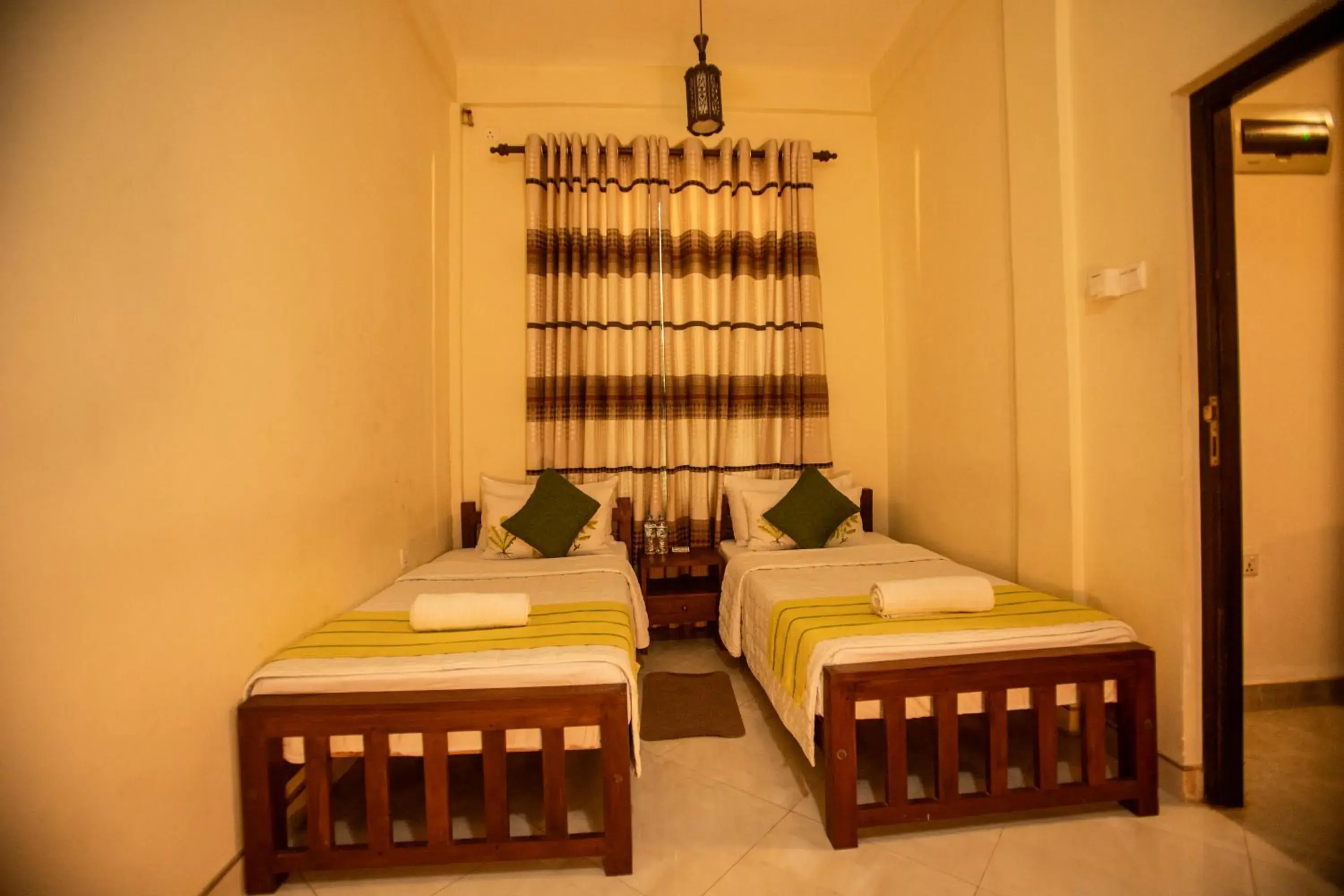 Standard Twin Room in Evergreen Hotel Dambulla Standard Twin Room in Evergreen Hotel Dambulla