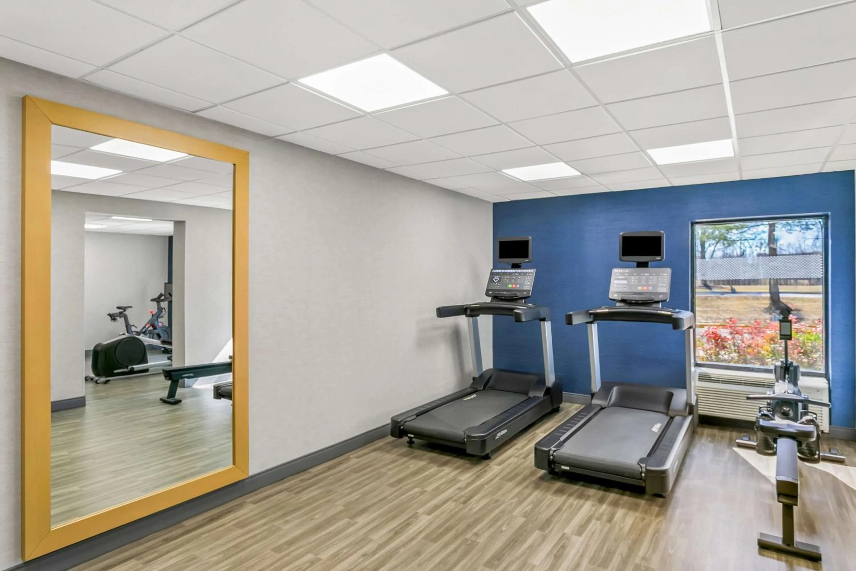 Fitness centre/facilities in Hampton Inn Bowie