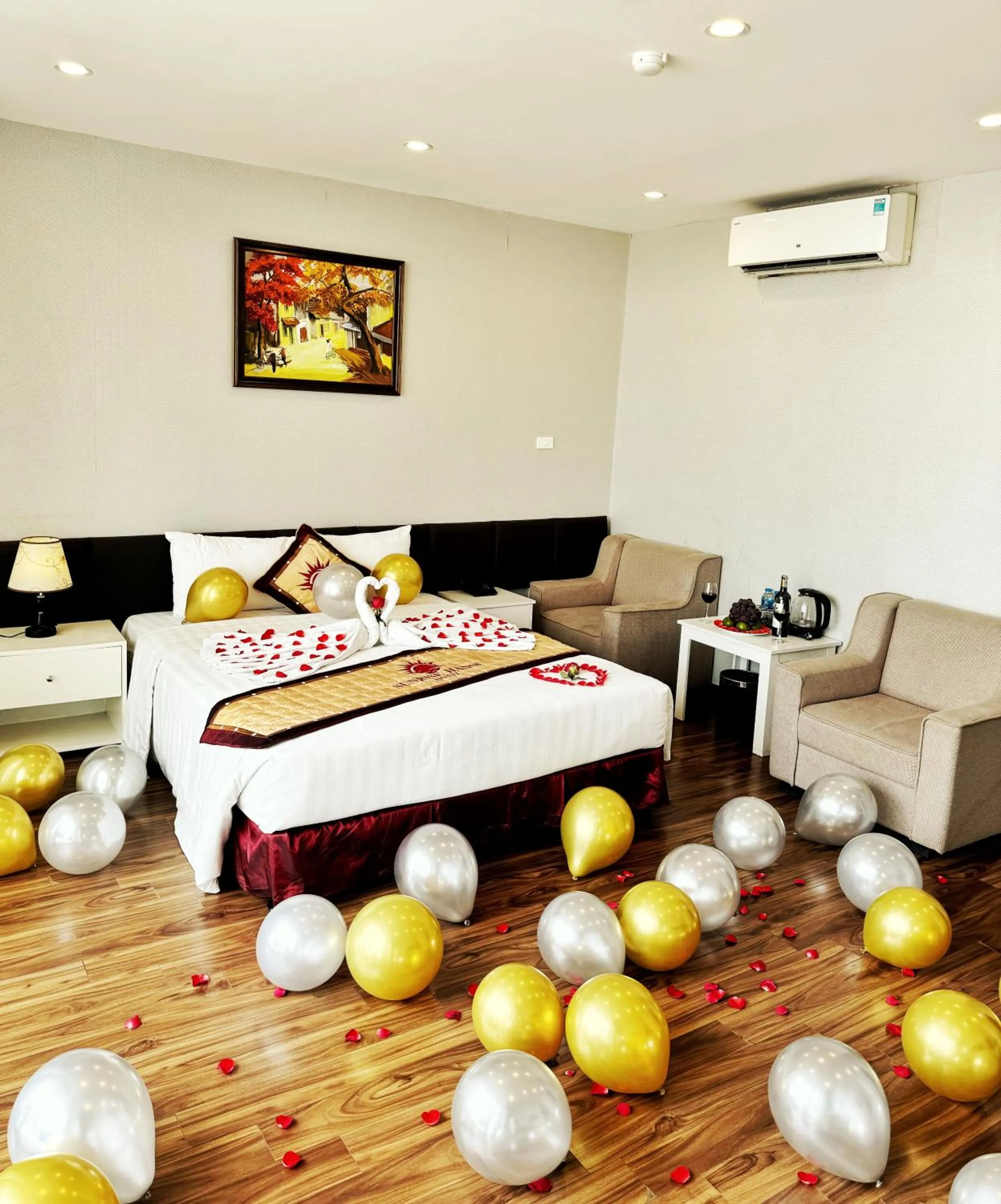 Bed in Sunrise Hanoi Hotel