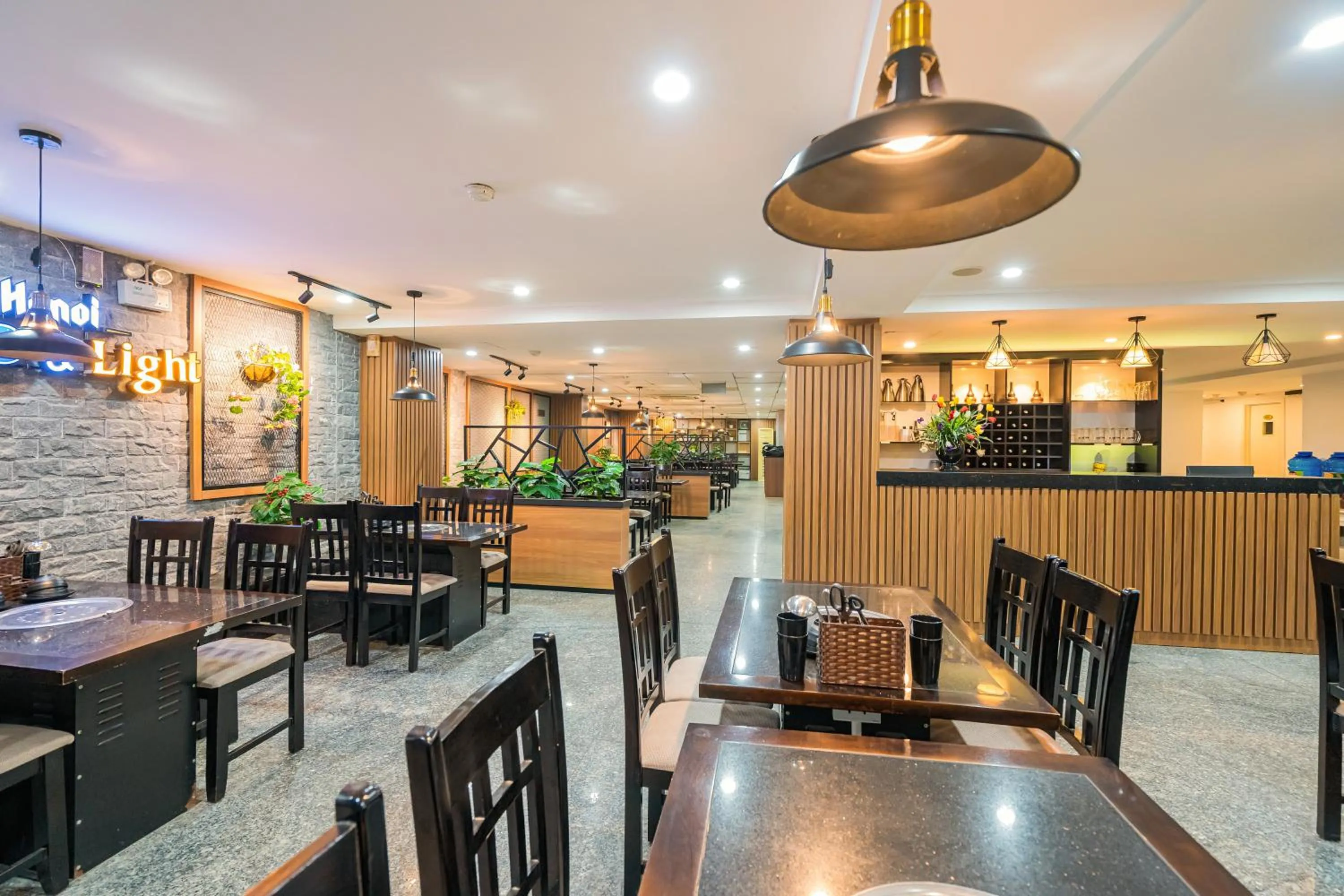 Restaurant/places to eat in Sunrise Hanoi Hotel