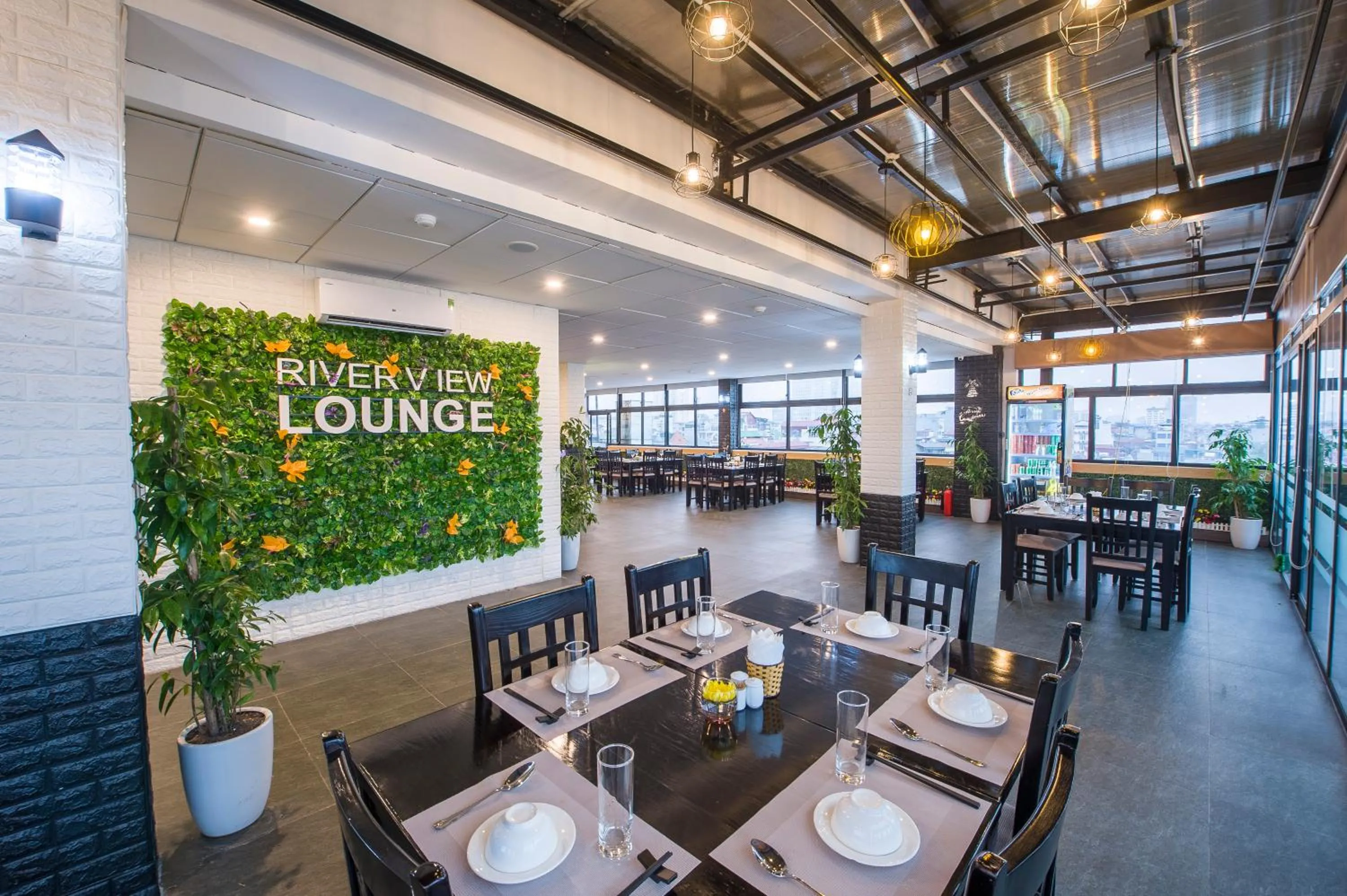 Restaurant/places to eat in Sunrise Hanoi Hotel