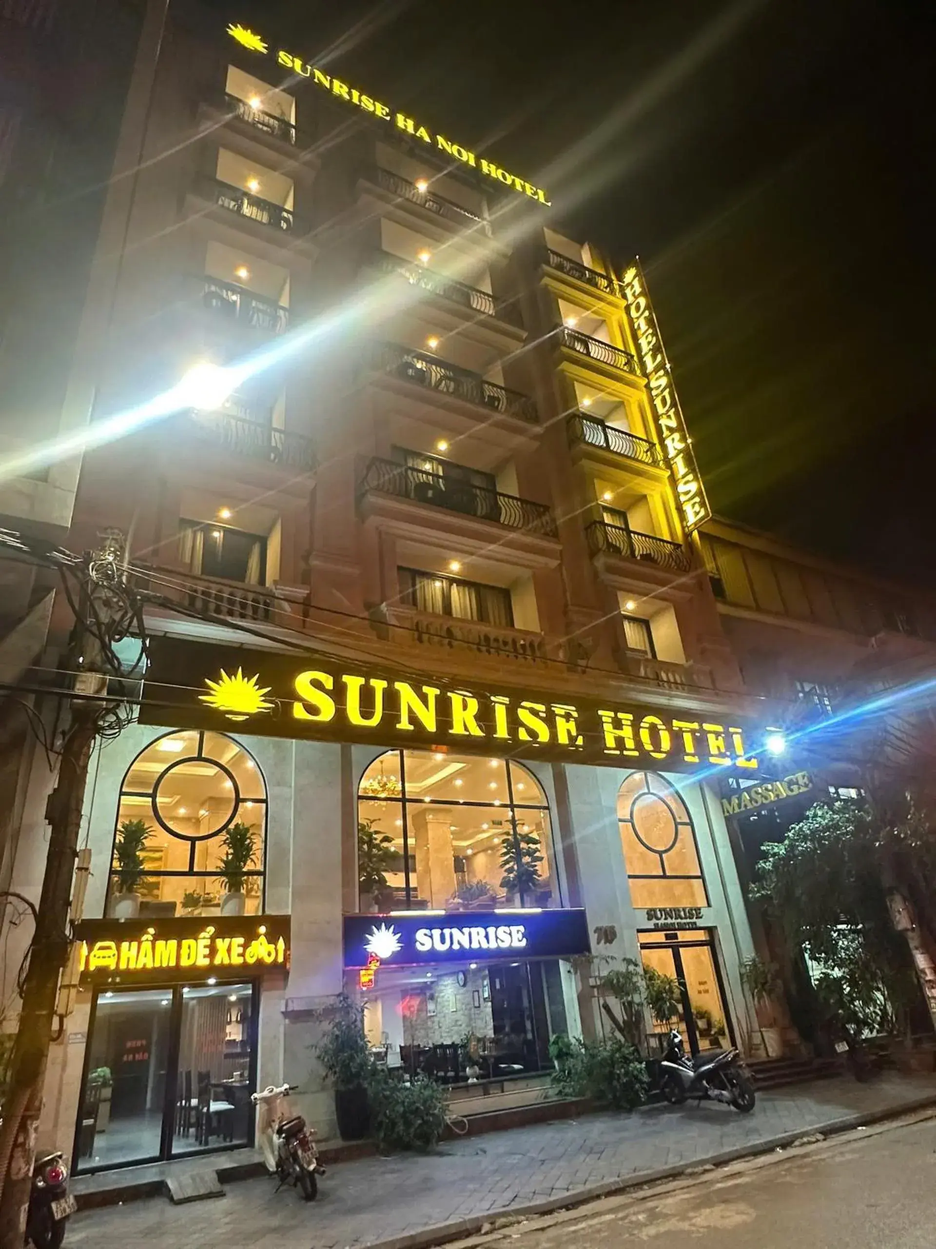 Property building in Sunrise Hanoi Hotel Property building in Sunrise Hanoi Hotel