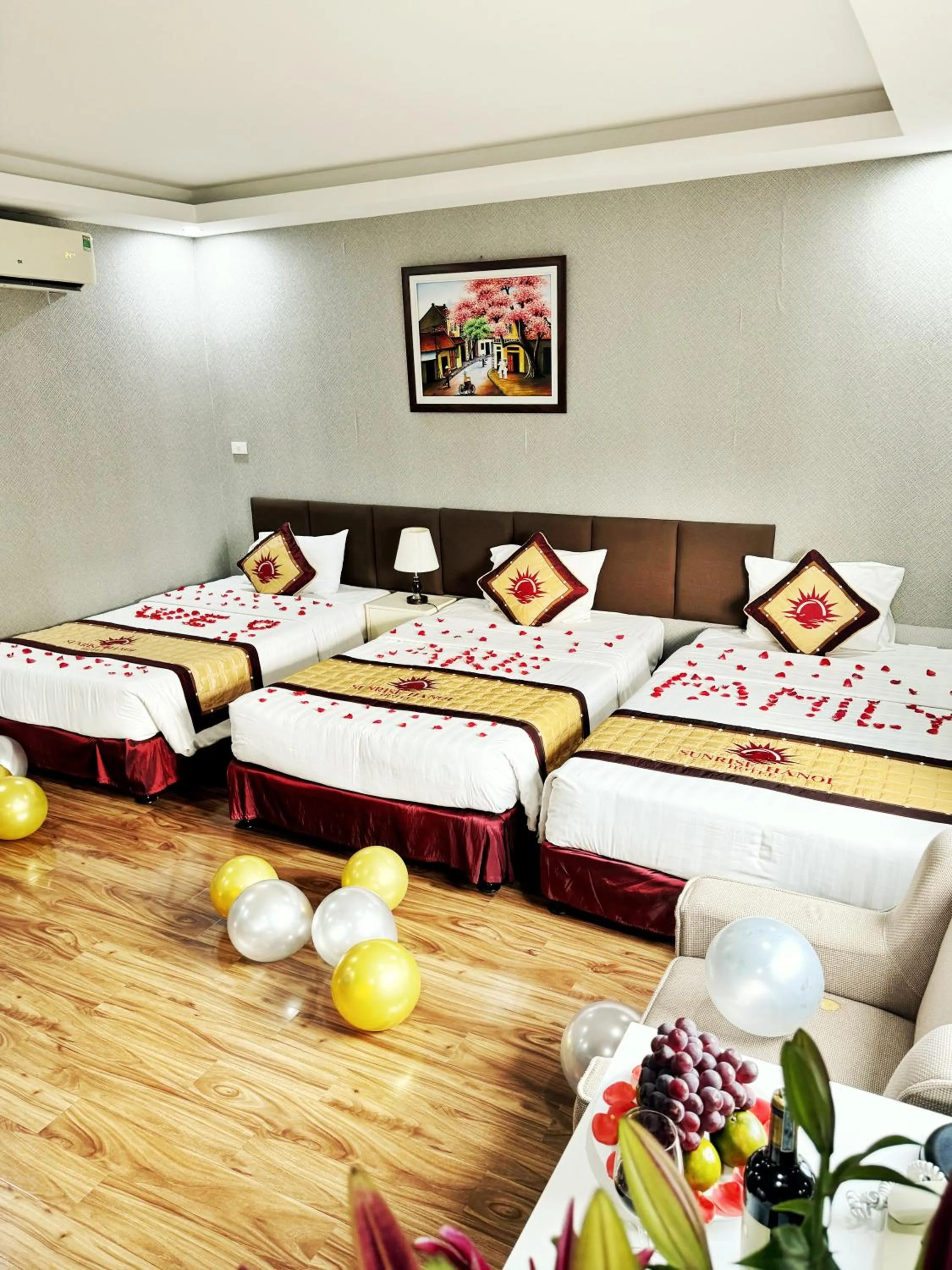 Bedroom, Bed in Sunrise Hanoi Hotel