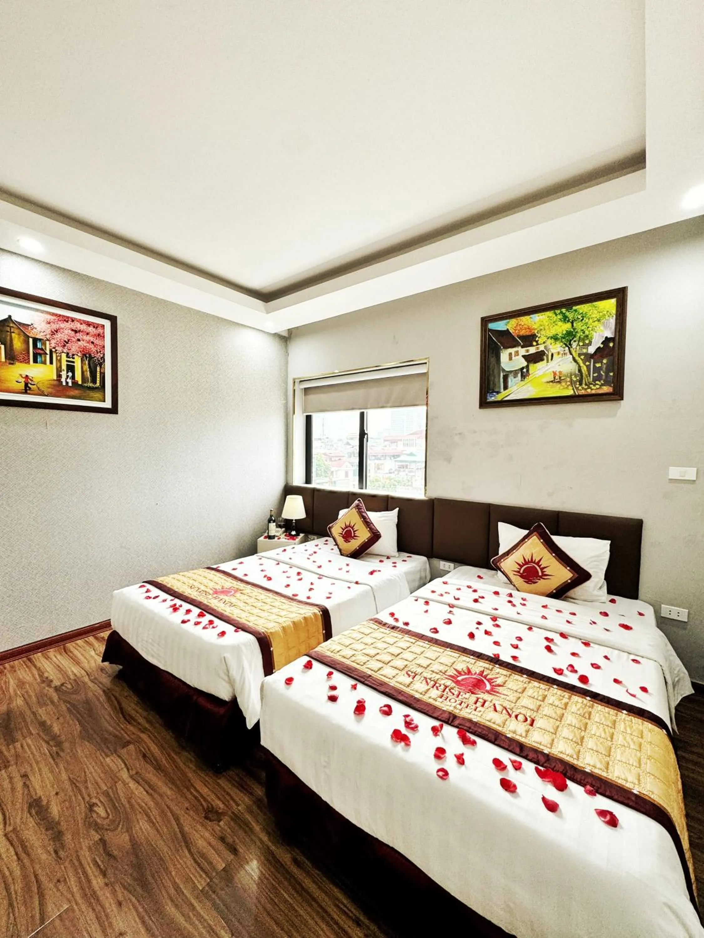 Bedroom, Bed in Sunrise Hanoi Hotel