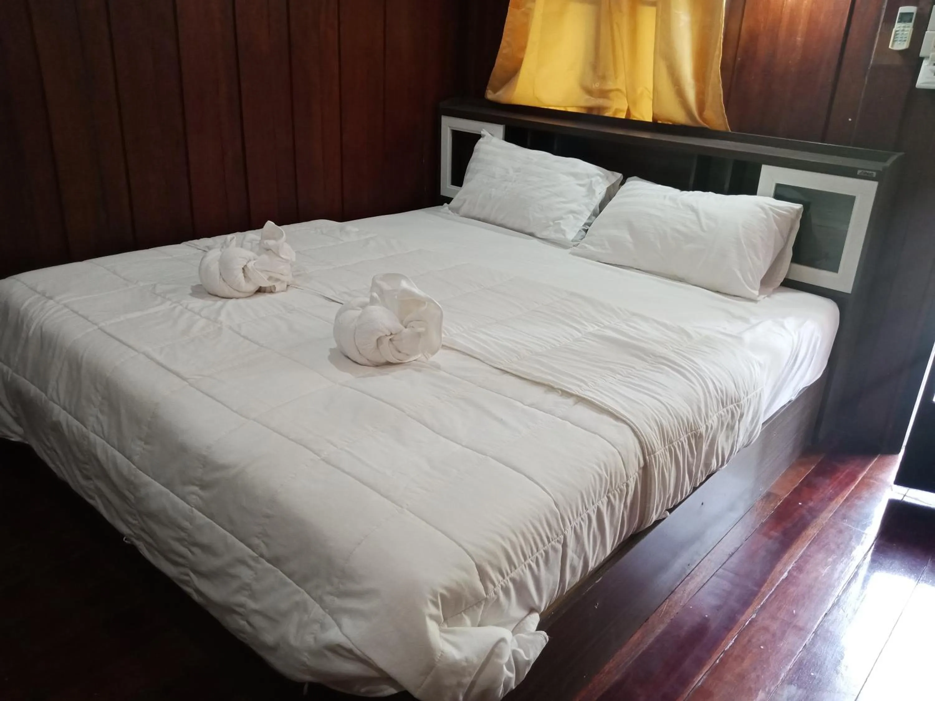 Bed in Sisatchanalai Heritage Resort