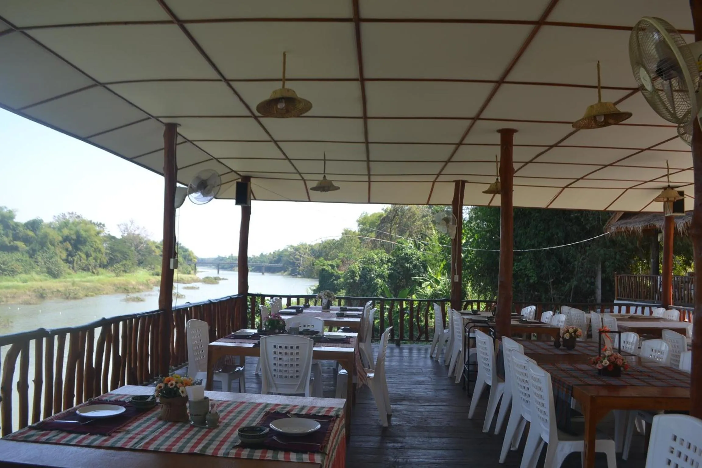 Restaurant/places to eat in Sisatchanalai Heritage Resort