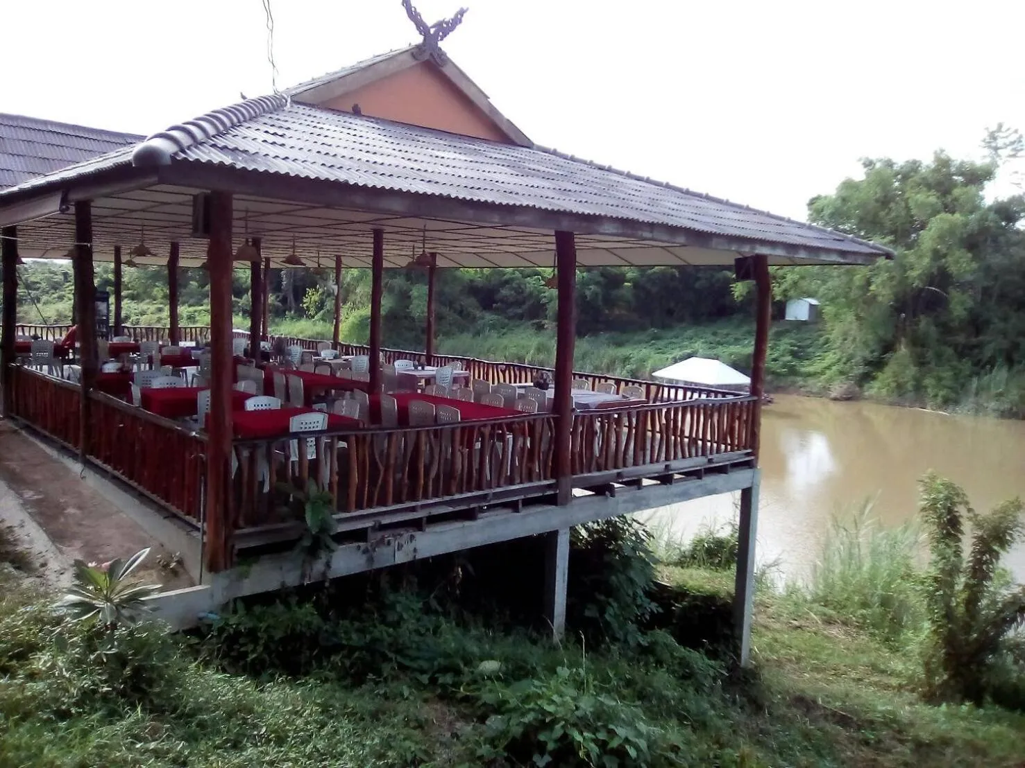 Spring in Sisatchanalai Heritage Resort