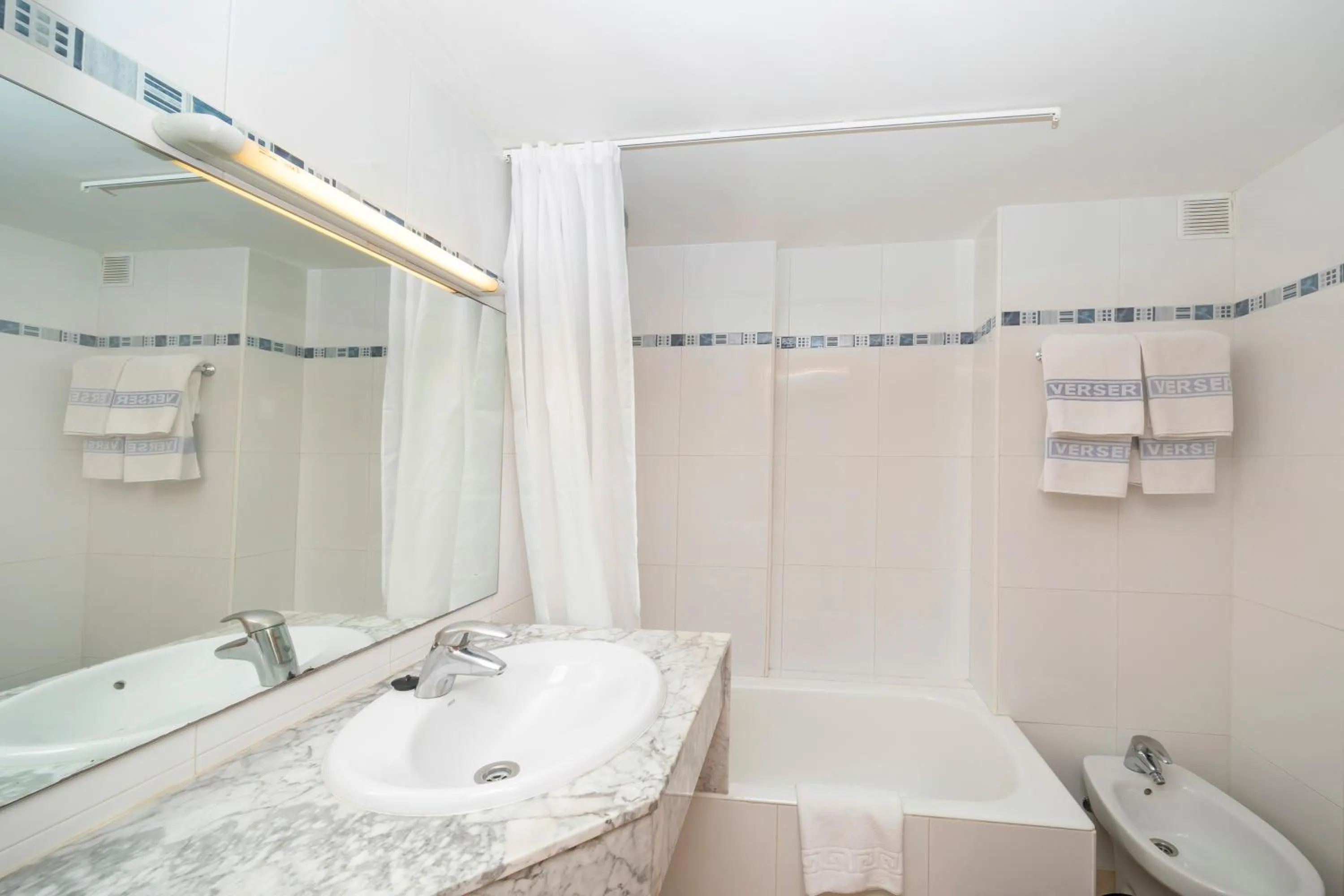 Bathroom in Apartamentos Mar y Playa