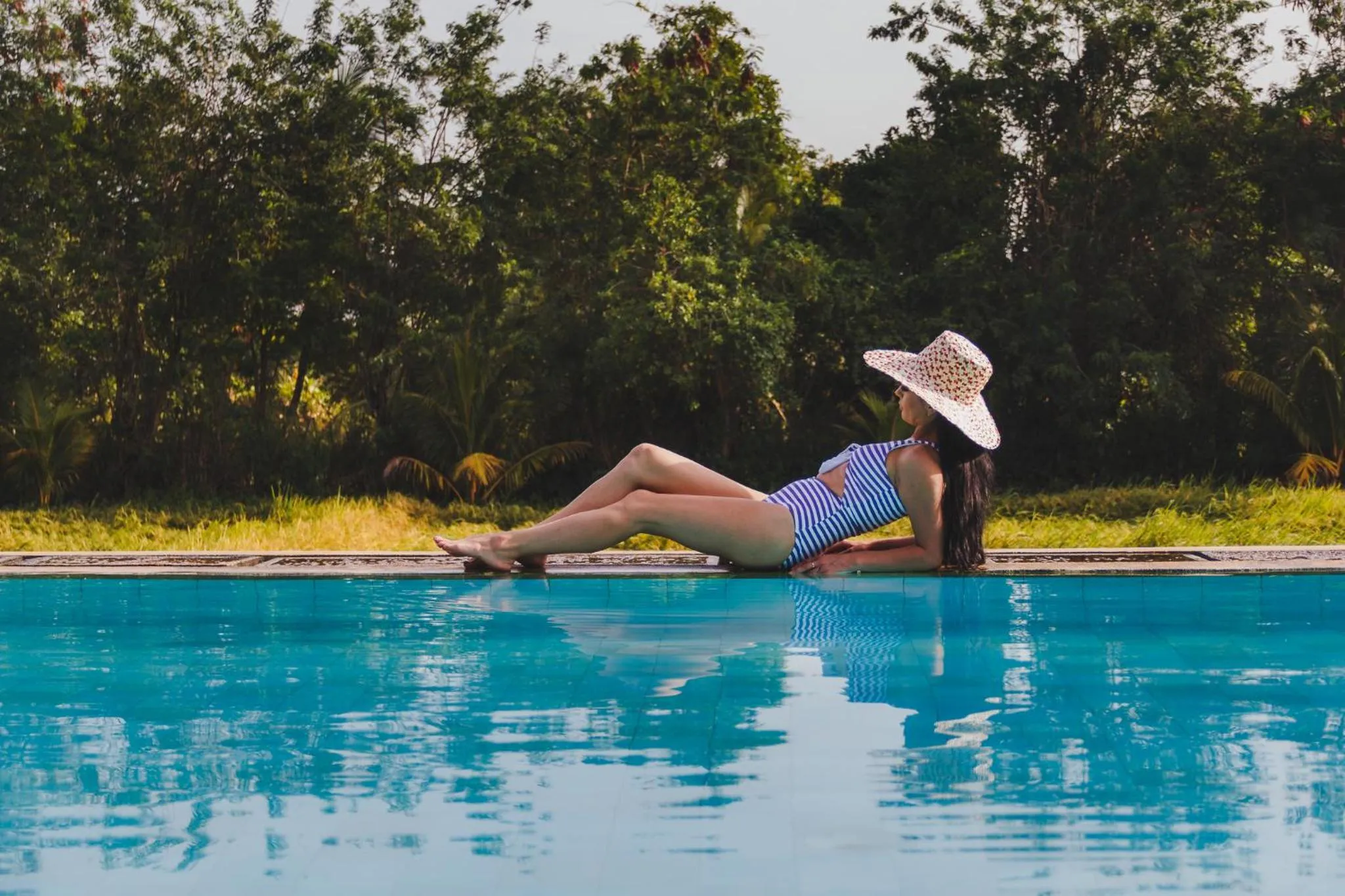 People in Sigiriana Resort by Thilanka