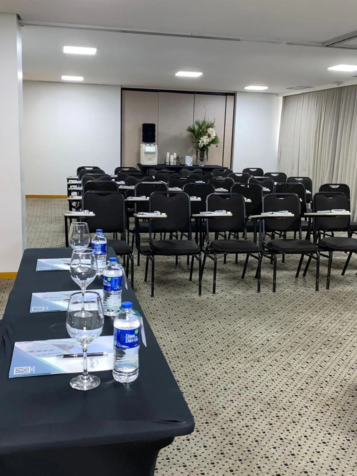 Meeting/conference room in San Diego Suítes Lourdes - OFICIAL