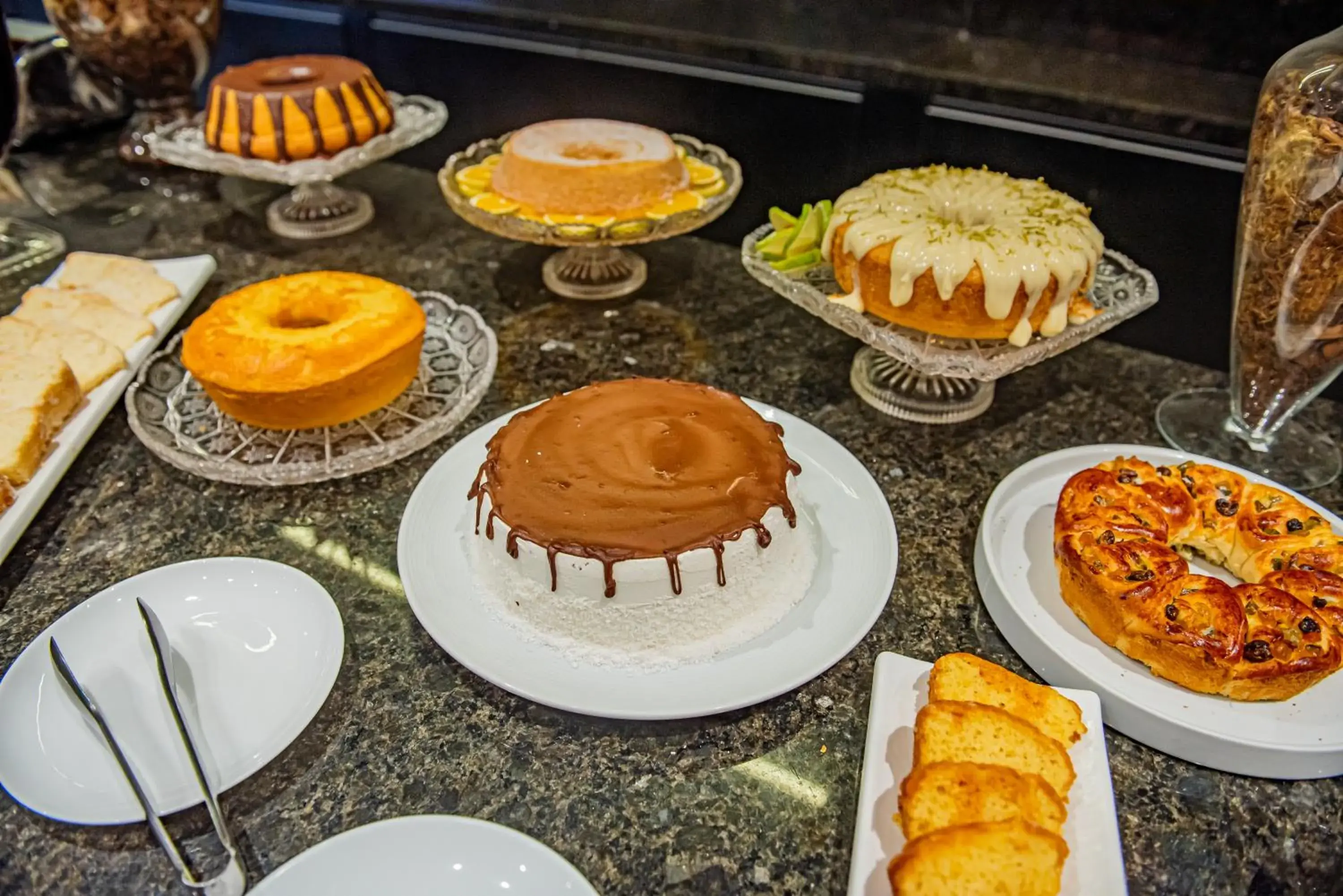 Buffet breakfast in San Diego Suítes Lourdes - OFICIAL Buffet breakfast in San Diego Suítes Lourdes - OFICIAL