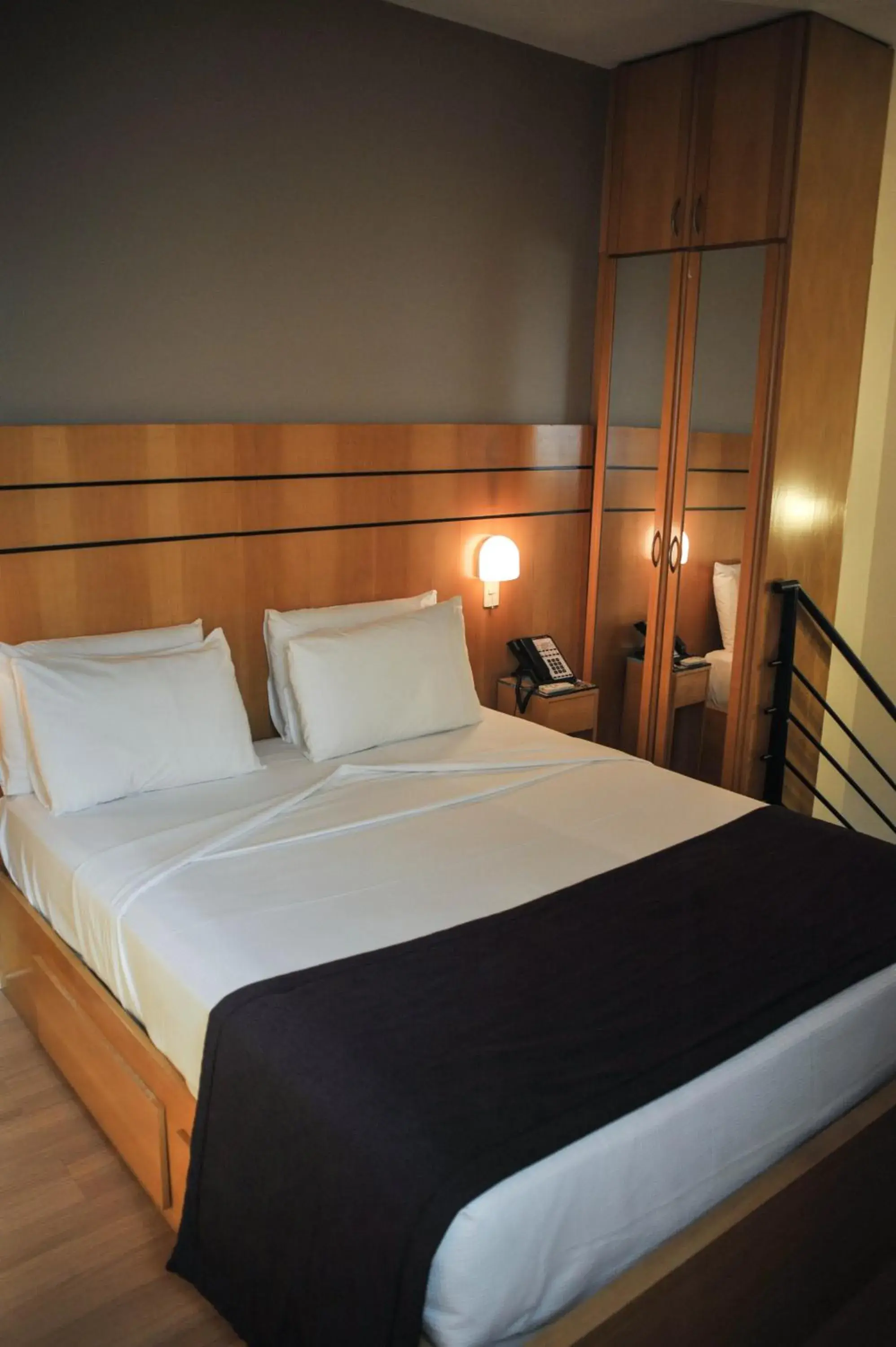 Bed in San Diego Suítes Lourdes - OFICIAL Bed in San Diego Suítes Lourdes - OFICIAL