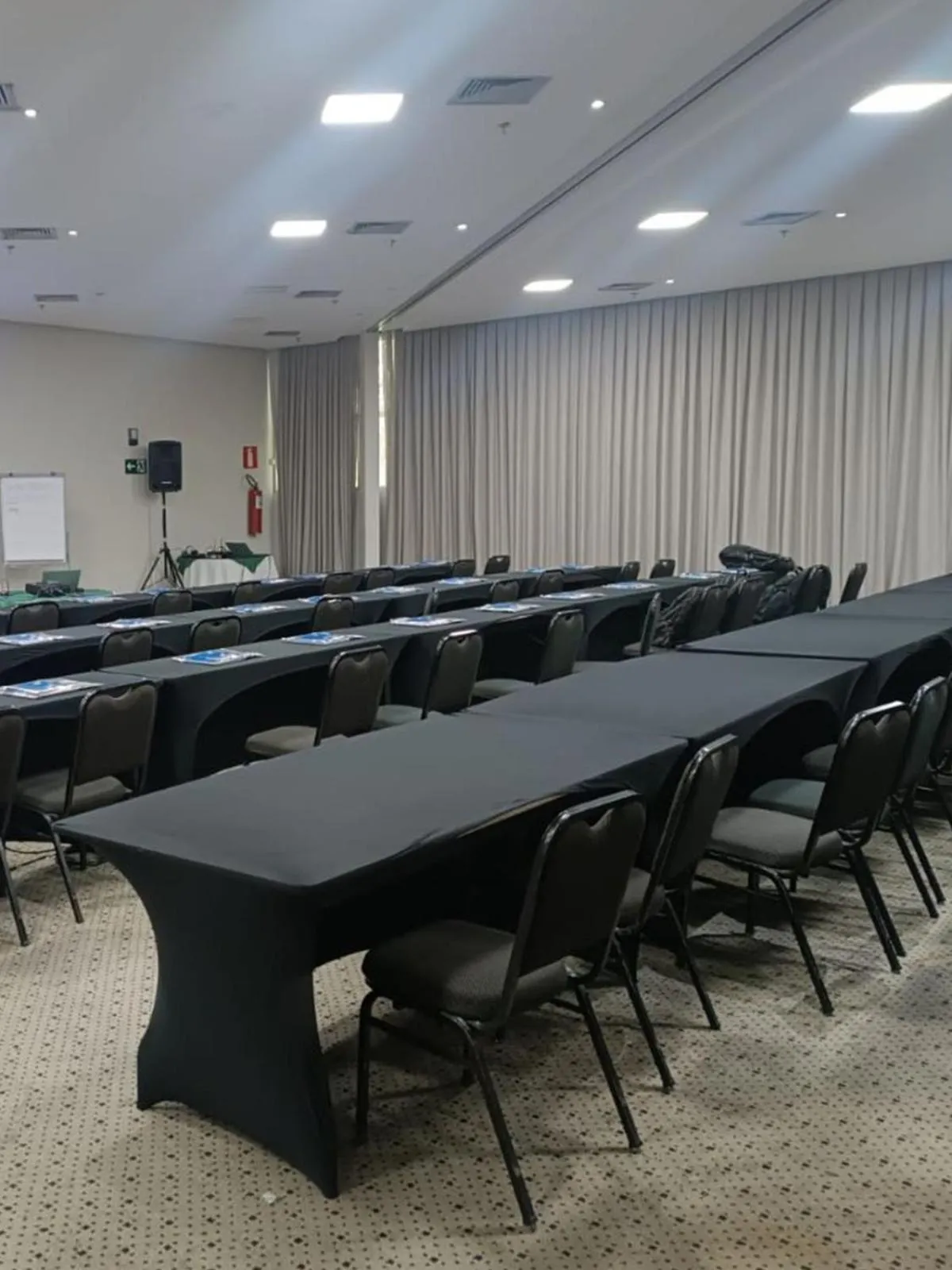 Meeting/conference room in San Diego Suítes Lourdes - OFICIAL