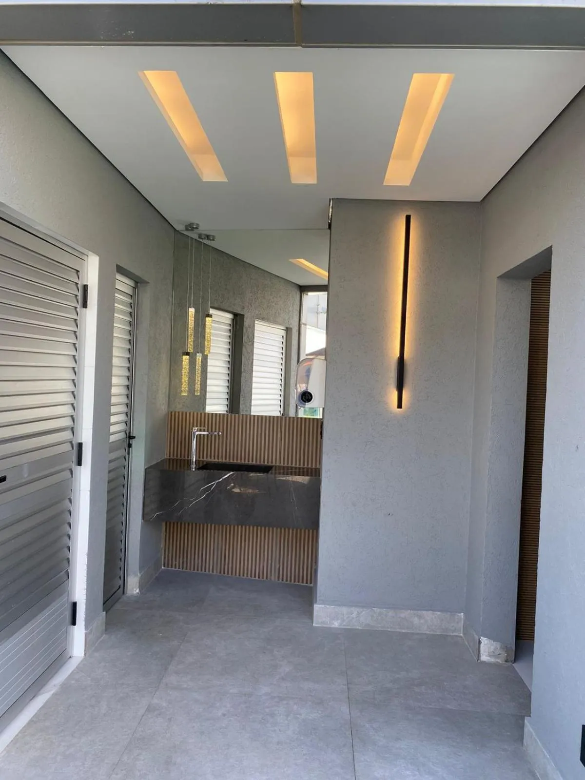 Swimming pool in San Diego Suítes Lourdes - OFICIAL