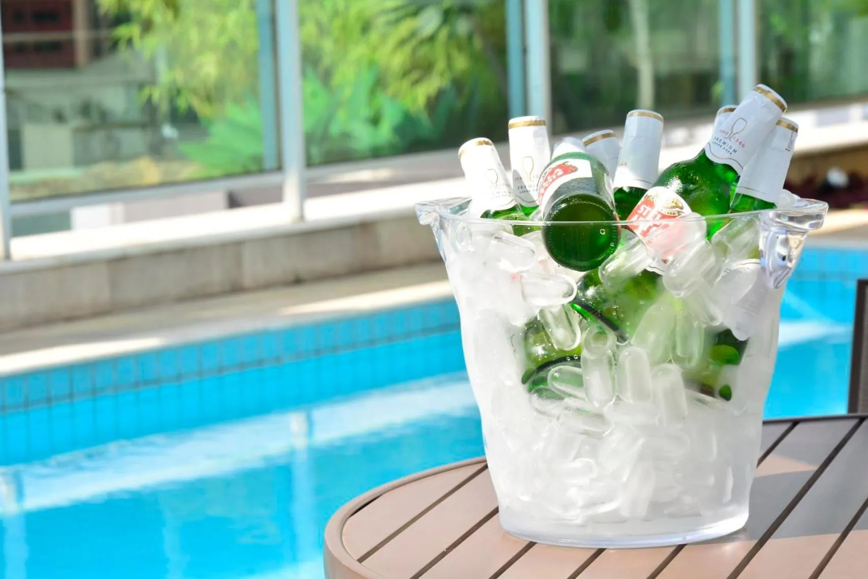 Swimming pool in San Diego Suítes Lourdes - OFICIAL