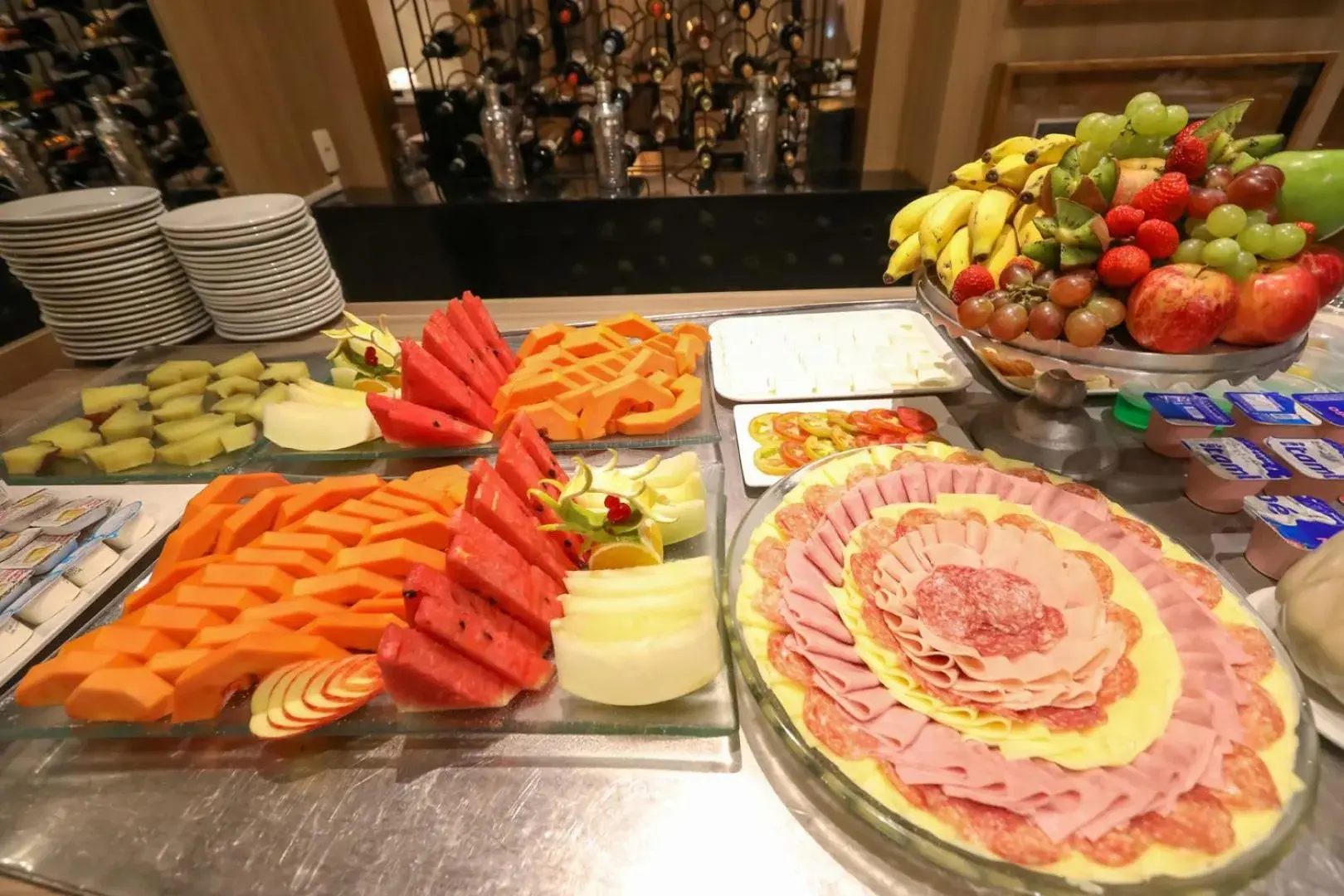 Buffet breakfast in Nobile Suítes Uberlândia Buffet breakfast in Nobile Suítes Uberlândia