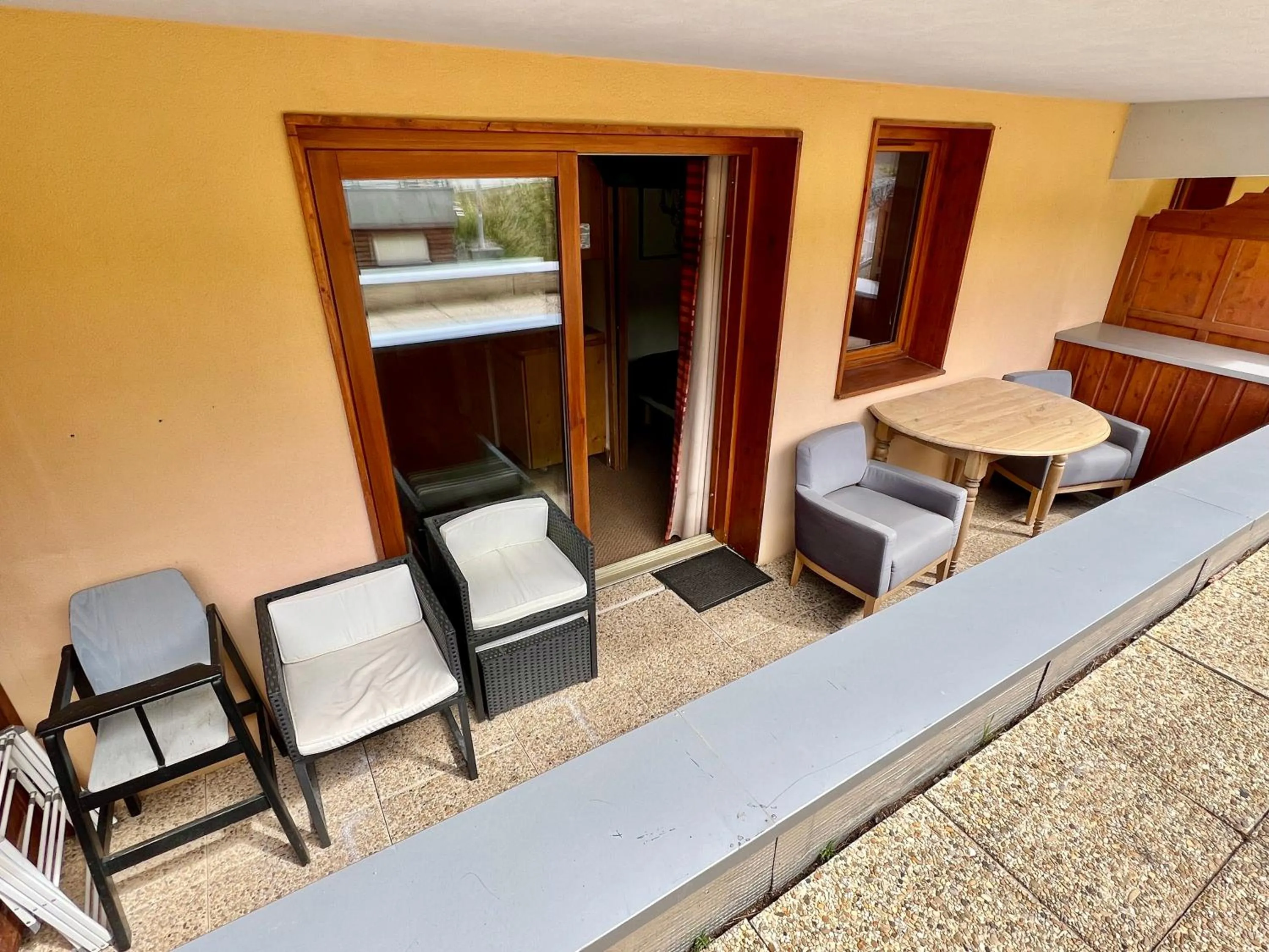 Balcony/Terrace in RisoulSki Antarès - Piscine et Sauna