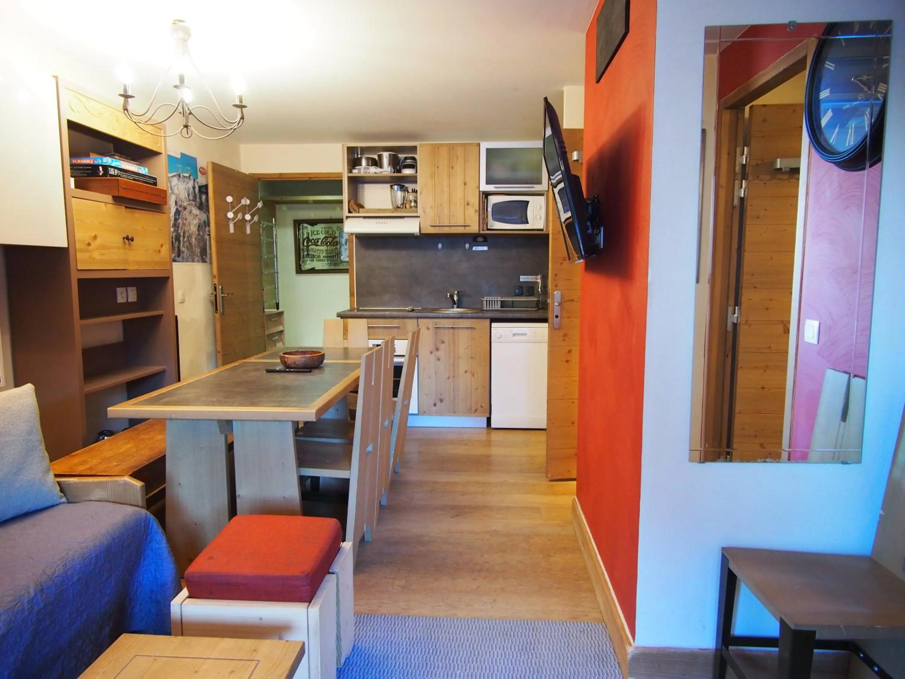 TV and multimedia in RisoulSki Antarès - Piscine et Sauna