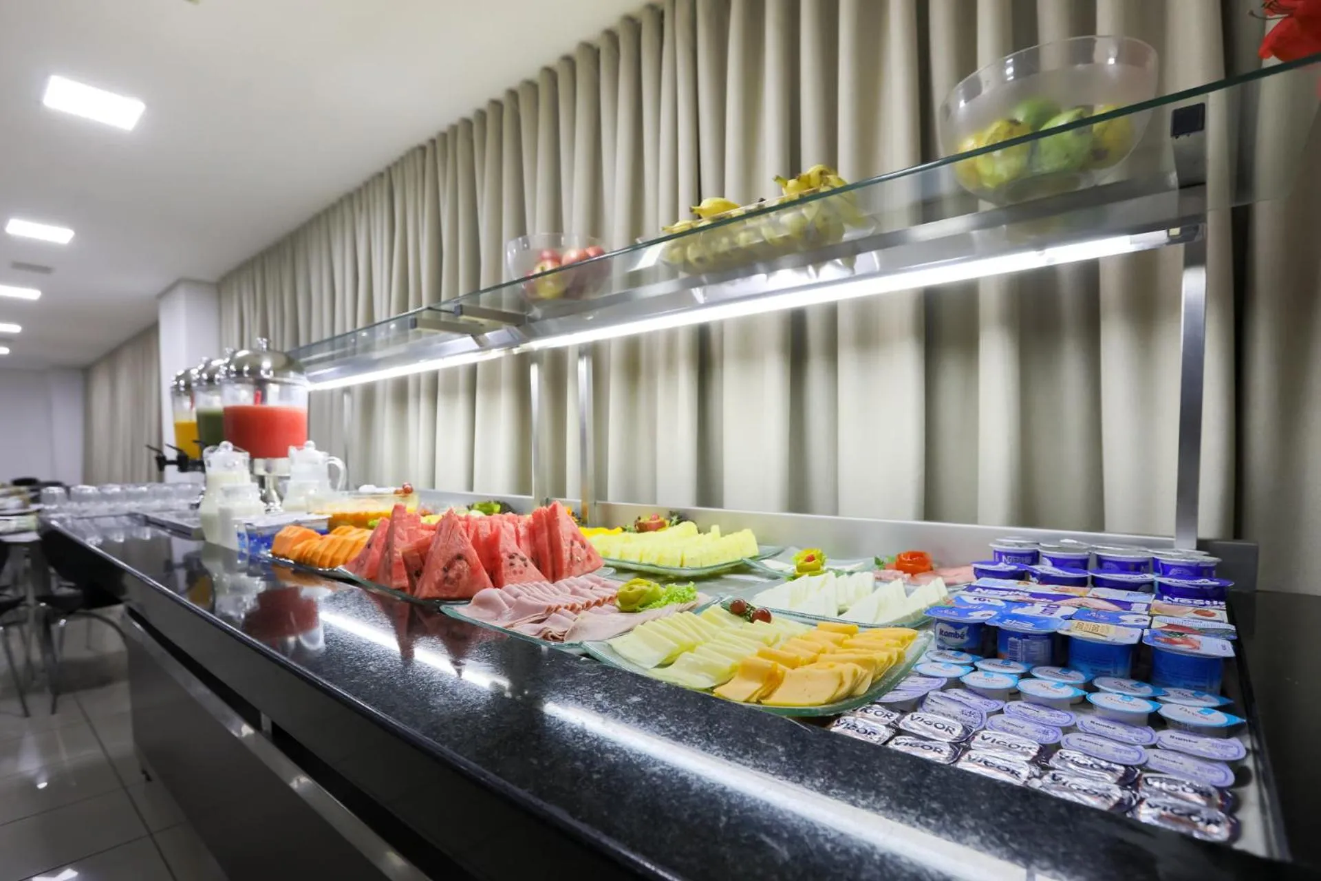 Breakfast in San Diego Suites Ipatinga