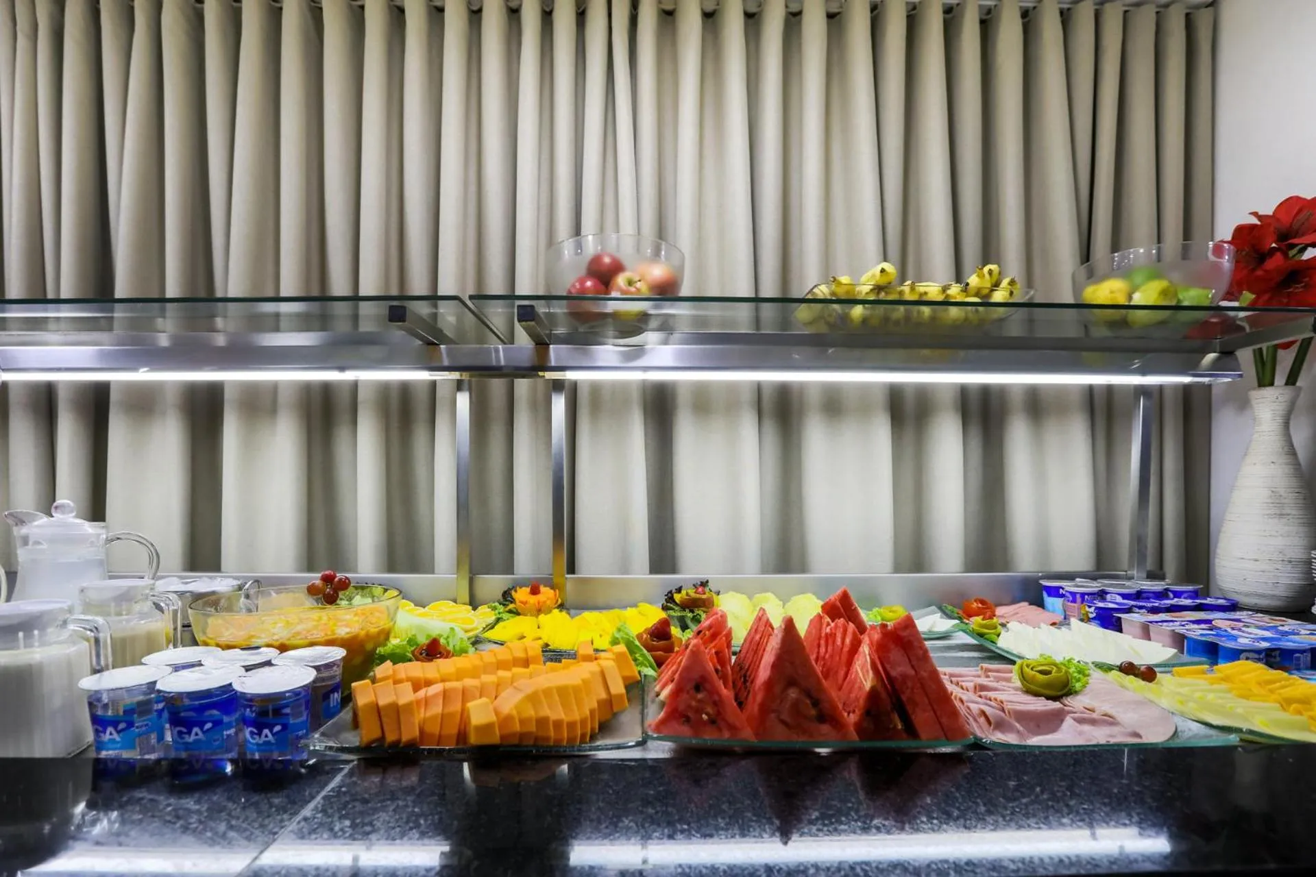 Breakfast in San Diego Suites Ipatinga