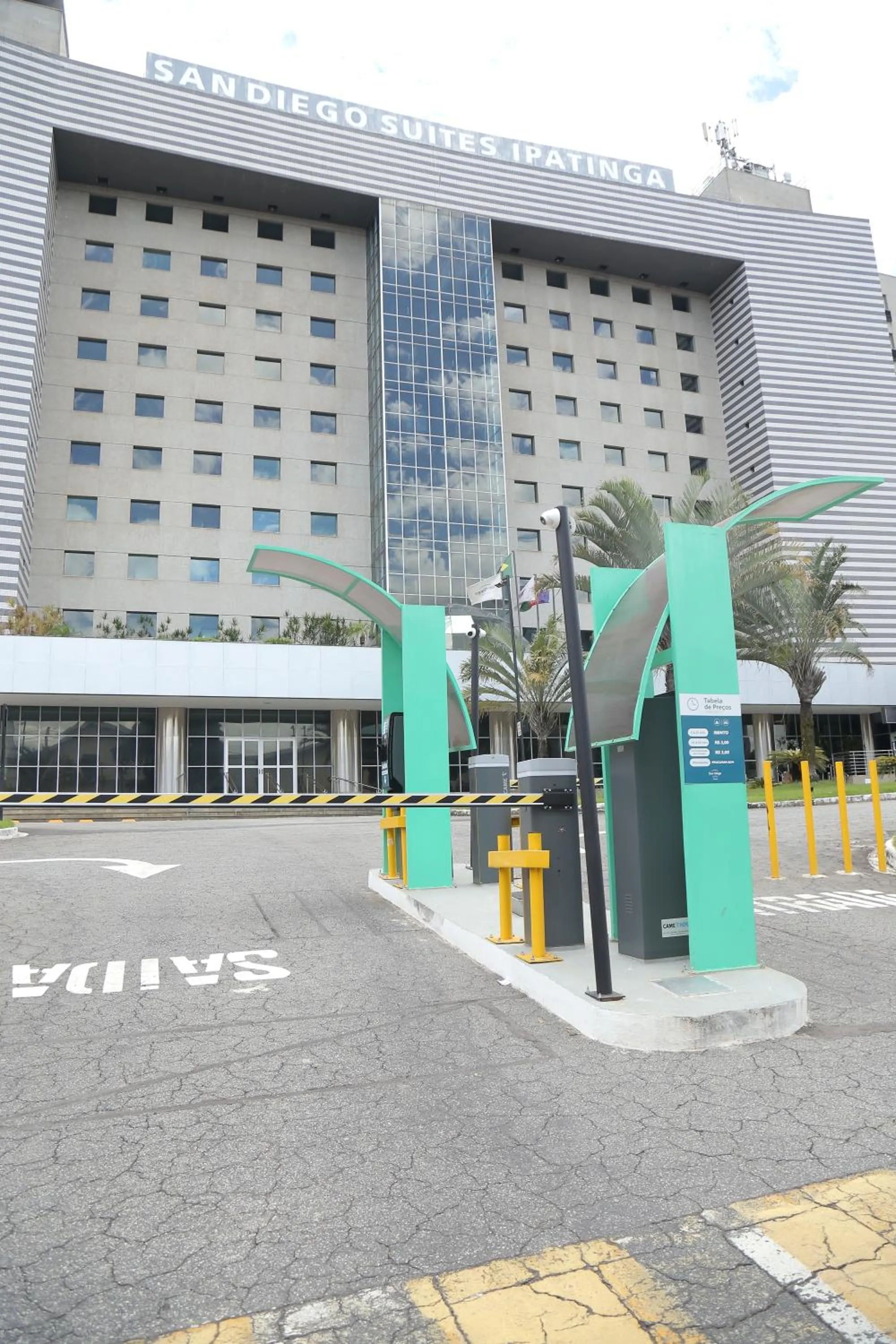 Parking in San Diego Suites Ipatinga