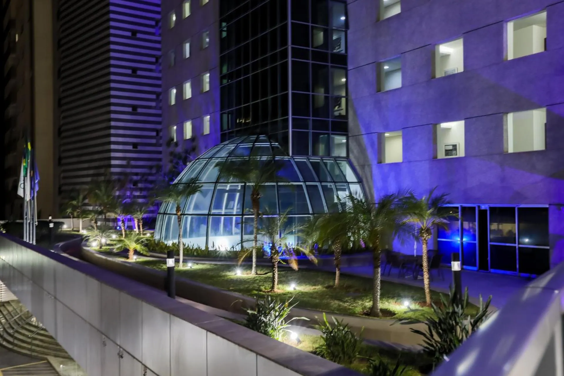 Garden in San Diego Suites Ipatinga