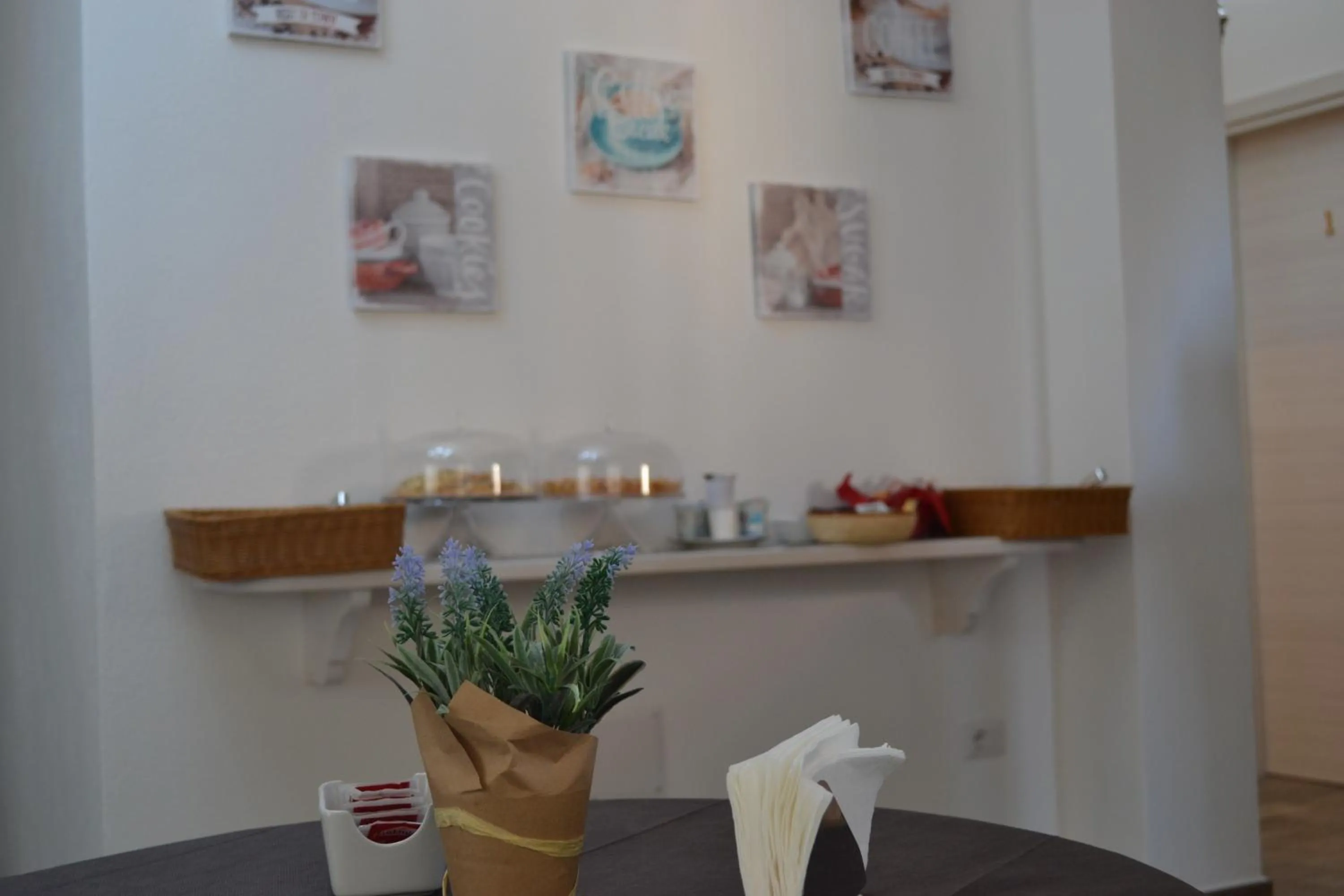 Buffet breakfast in Etesia