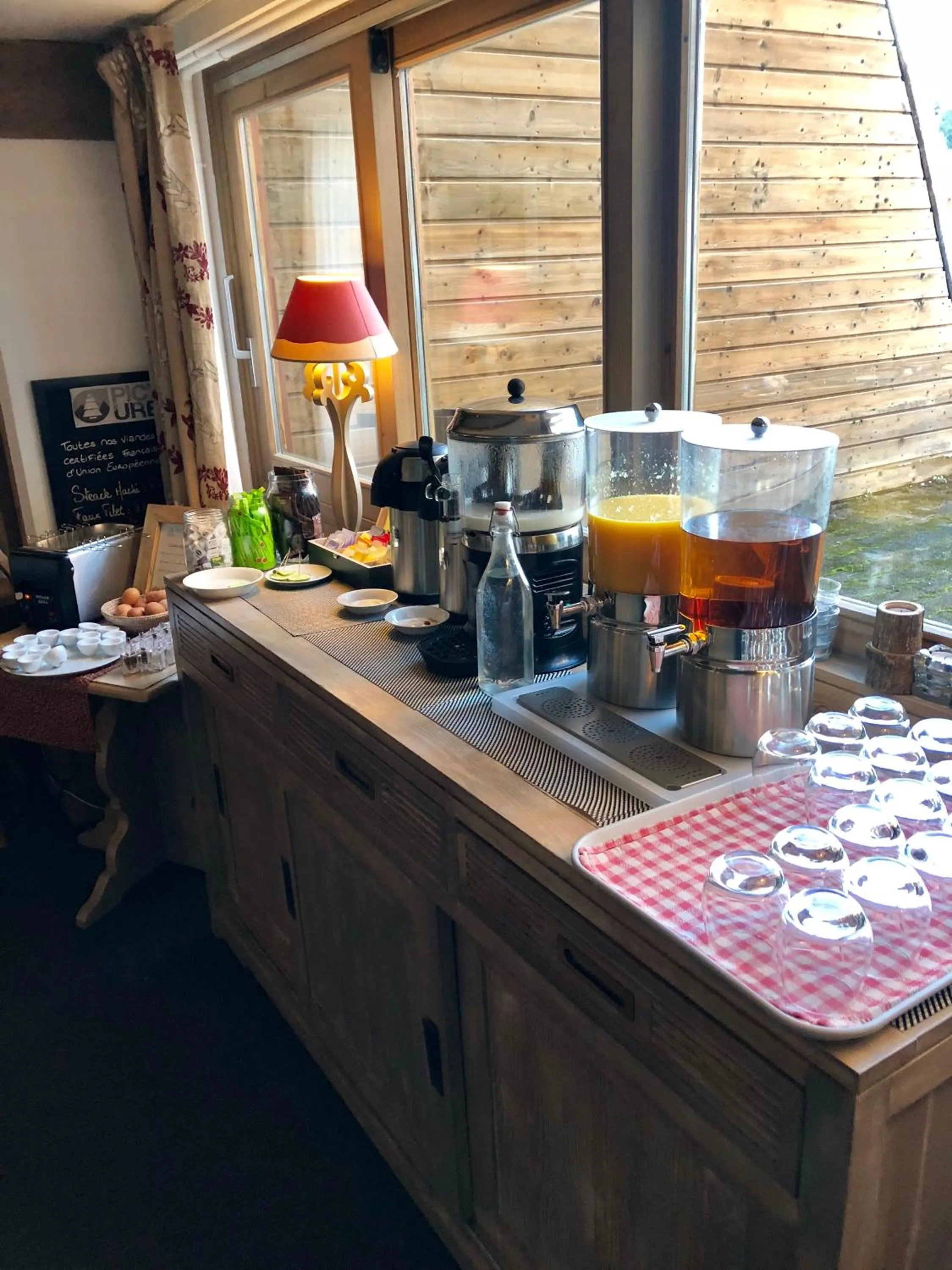 Buffet breakfast in Hôtel Arcadien