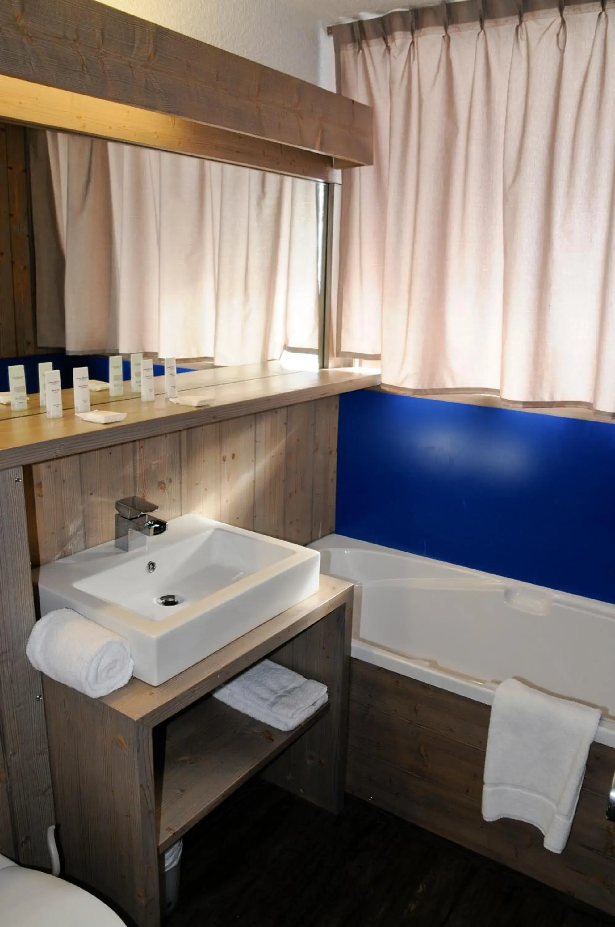 Double or Twin Room with Spa Access in Hôtel Arcadien Double or Twin Room with Spa Access in Hôtel Arcadien