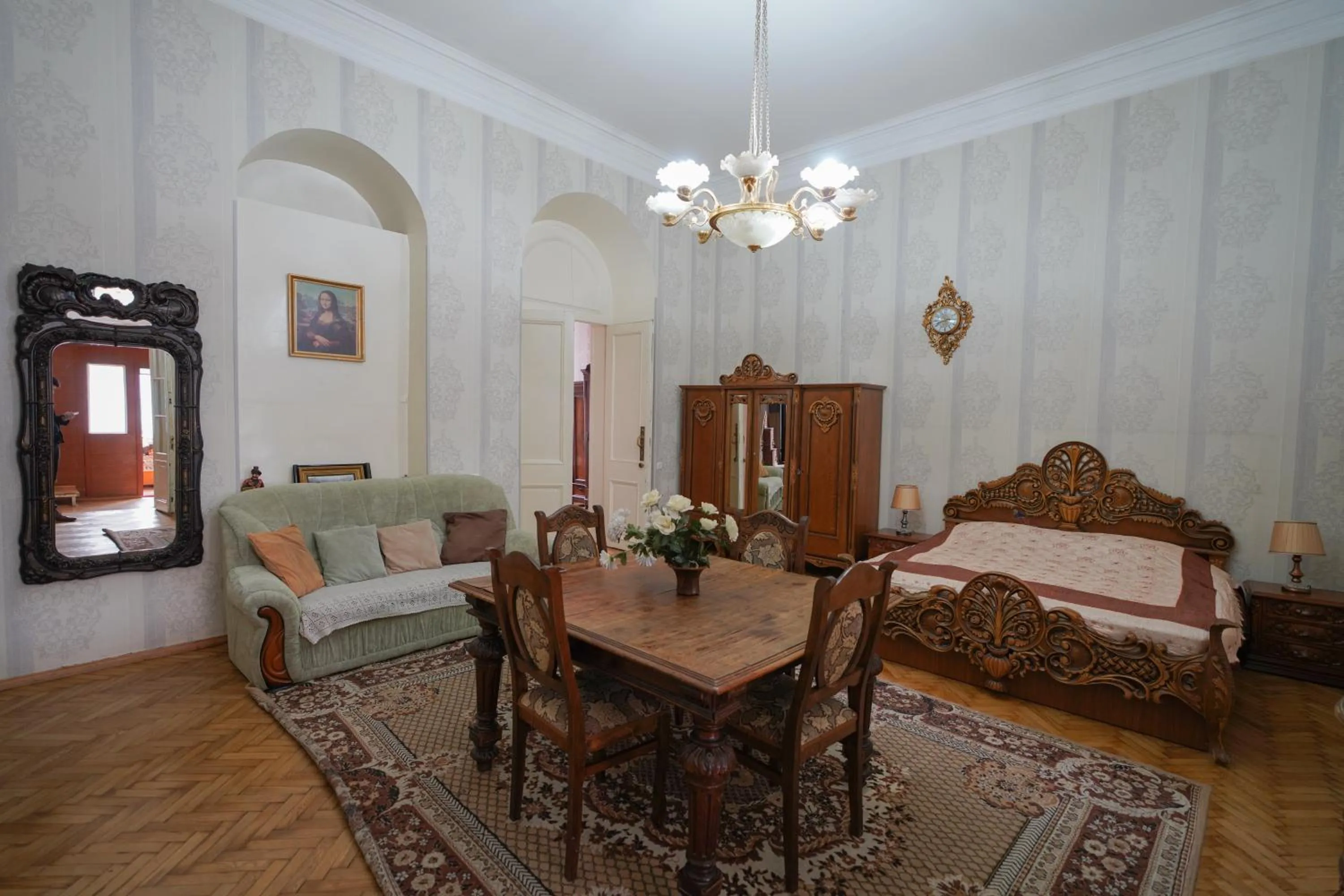 Bedroom, Bed in Leon Rooms